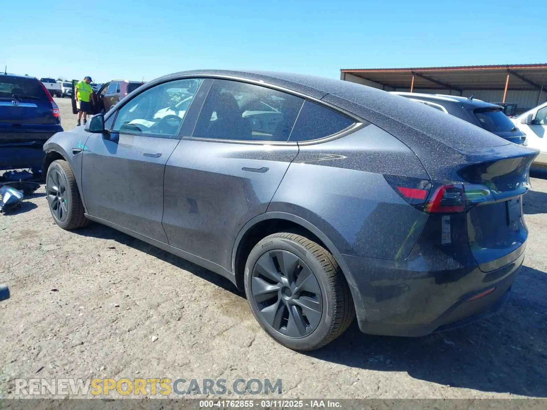 3 Photograph of a damaged car 7SAYGDEE8RA305853 TESLA MODEL Y 2024