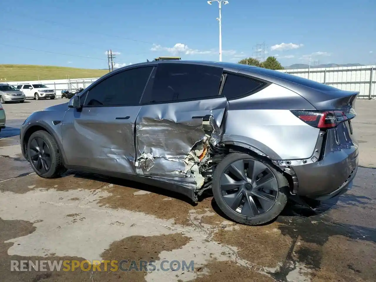 2 fotografías del automóvil dañado 7SAYGDEE8RA306842 TESLA MODEL Y 2024