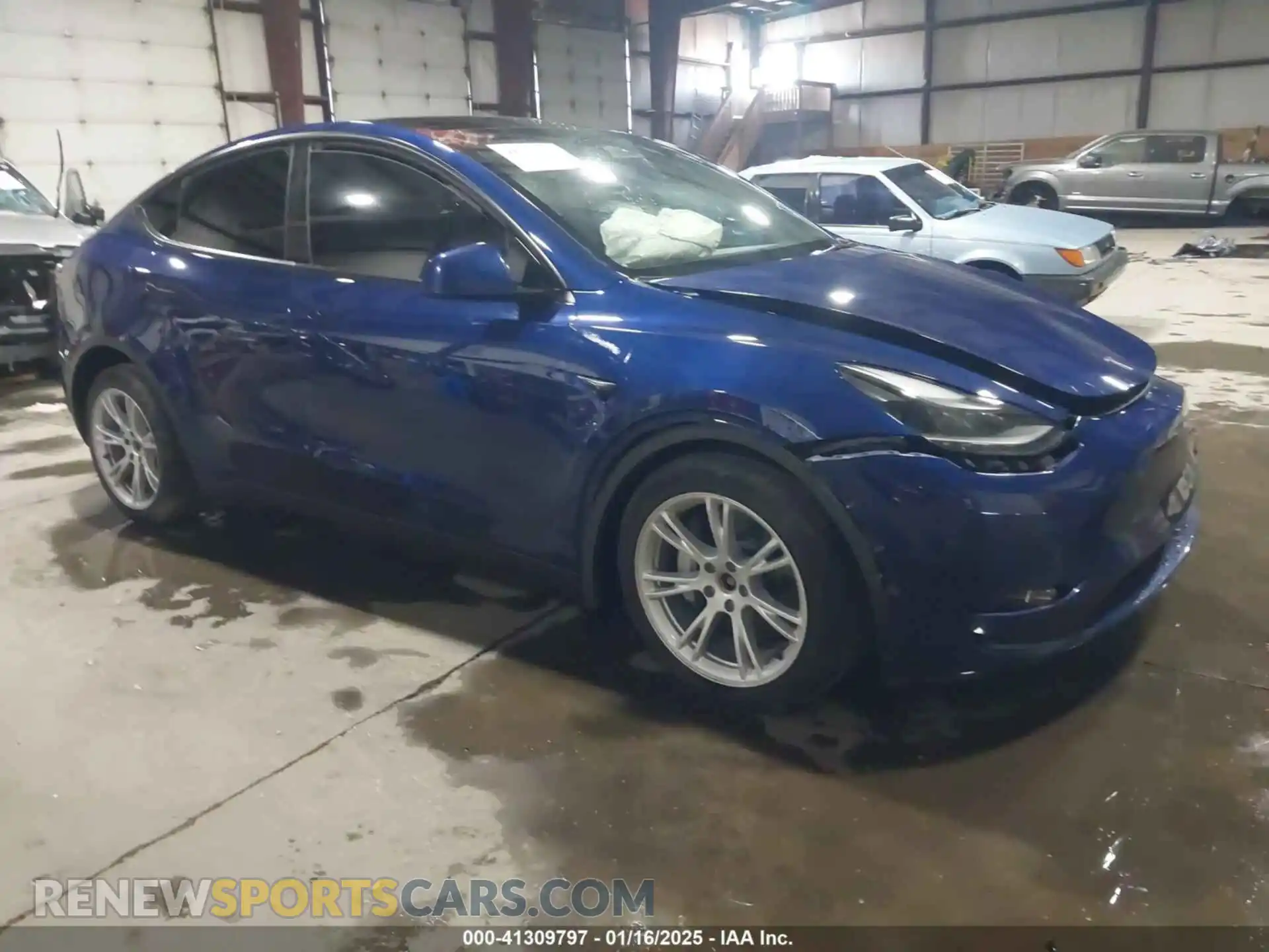 1 Photograph of a damaged car 7SAYGDEE8RF074374 TESLA MODEL Y 2024