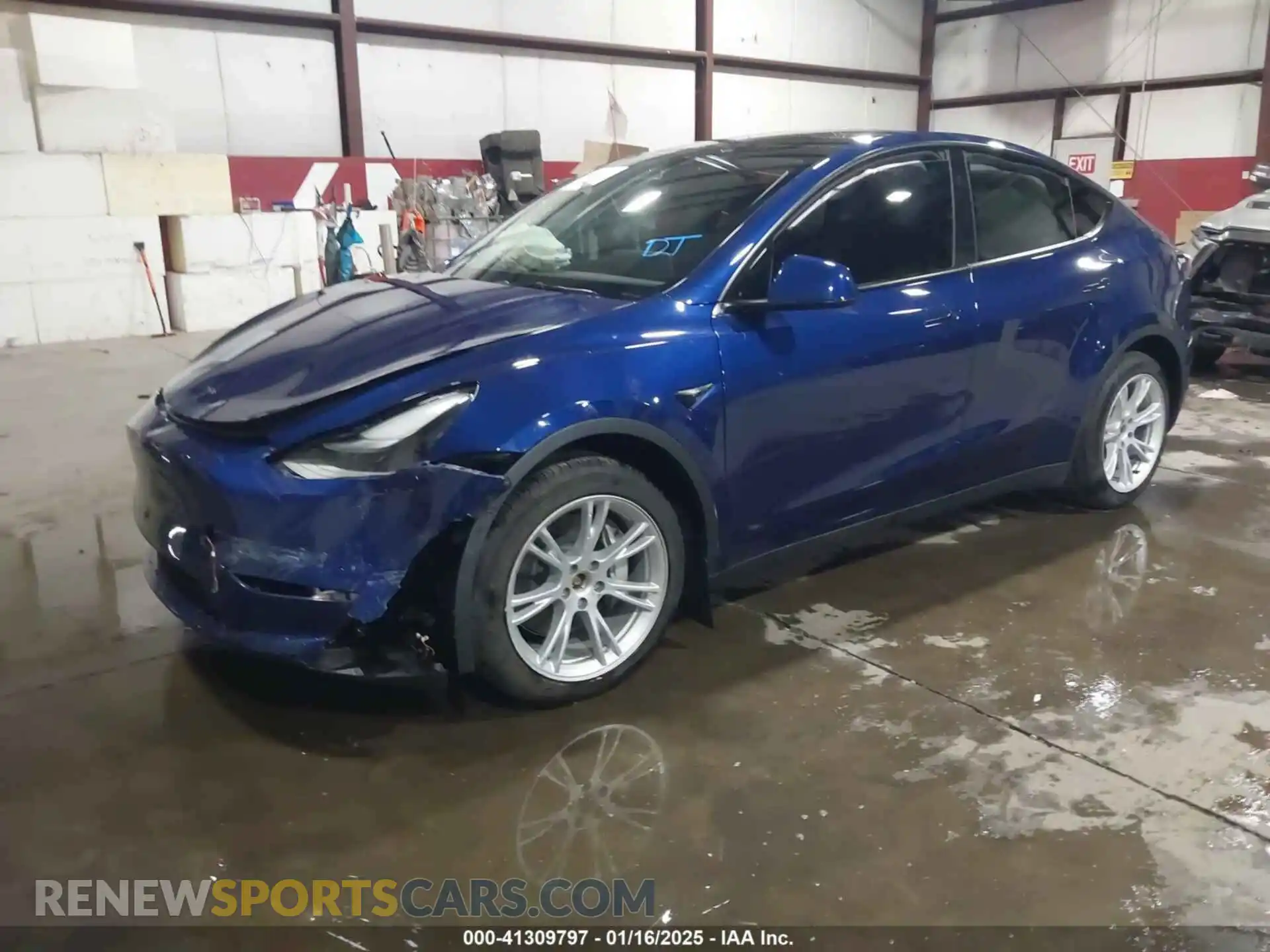2 Photograph of a damaged car 7SAYGDEE8RF074374 TESLA MODEL Y 2024
