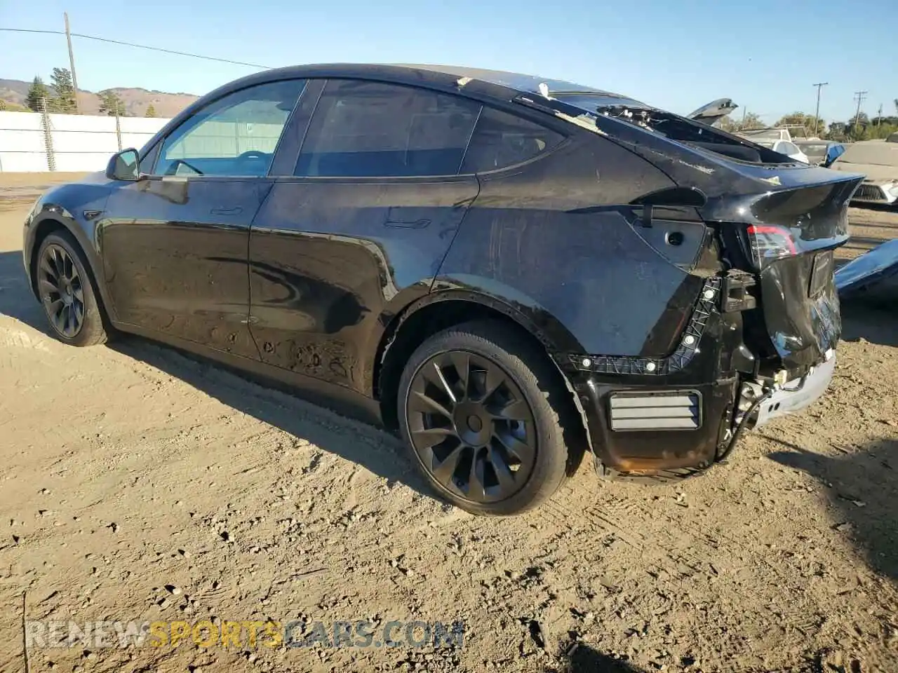 2 Photograph of a damaged car 7SAYGDEE8RF084497 TESLA MODEL Y 2024