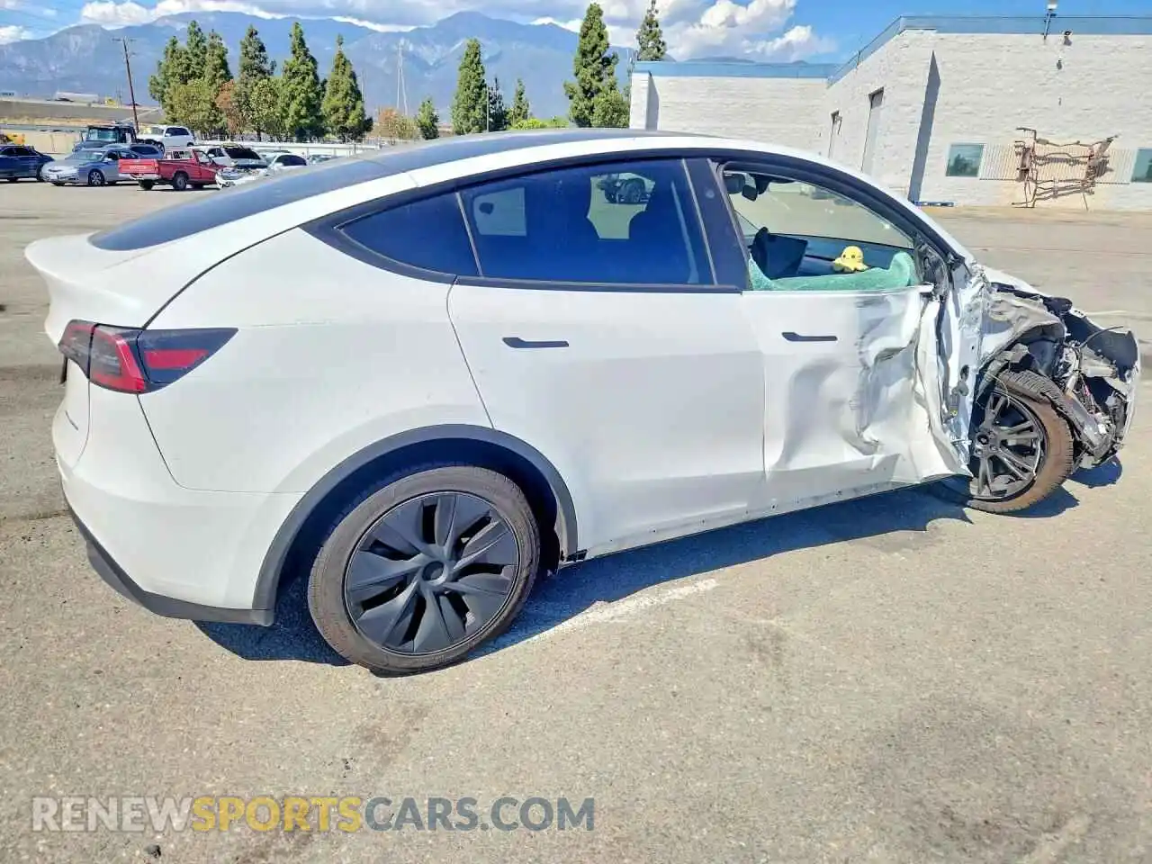 3 Photograph of a damaged car 7SAYGDEE8RF114582 TESLA MODEL Y 2024