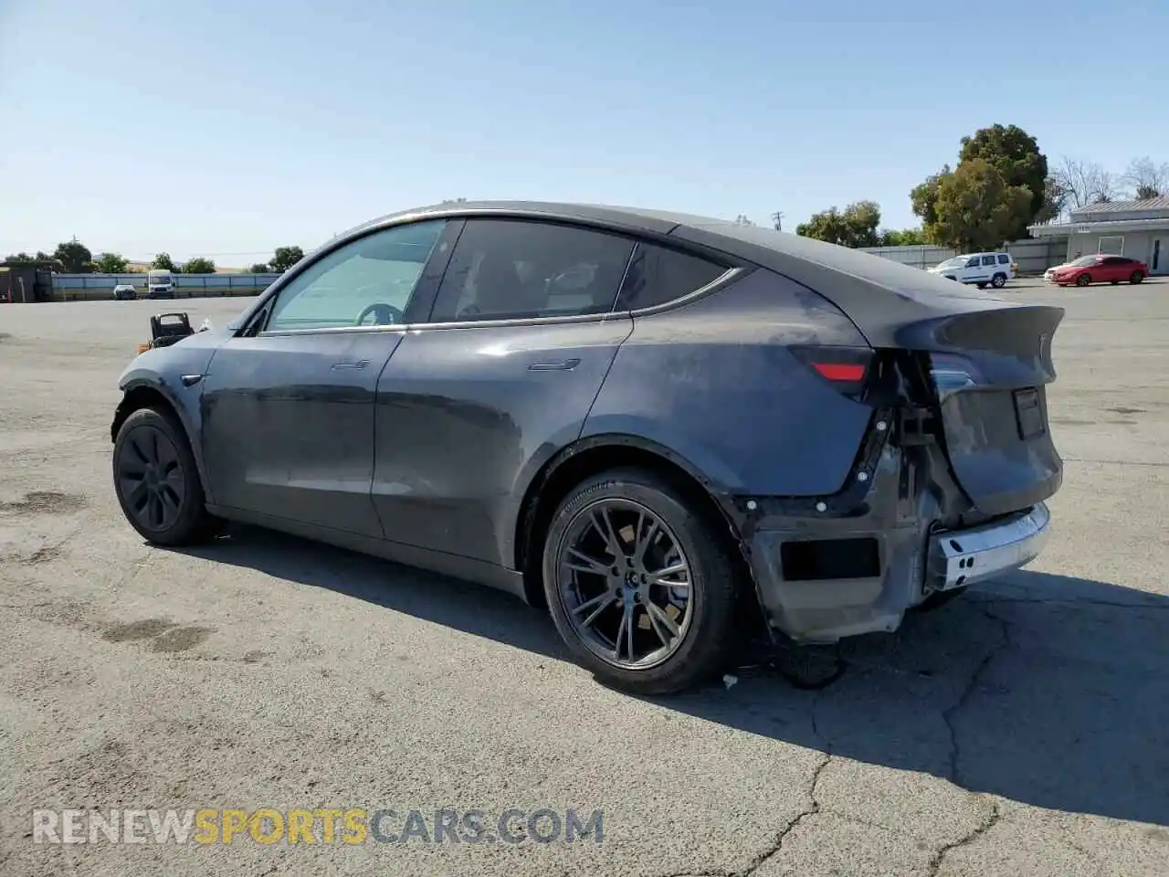 2 Photograph of a damaged car 7SAYGDEE8RF184146 TESLA MODEL Y 2024