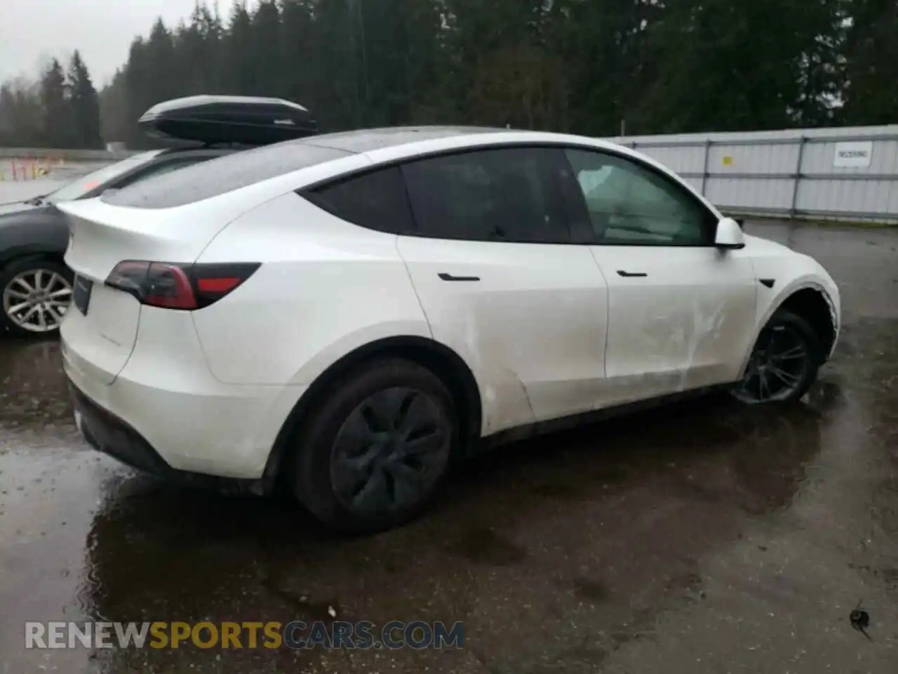 3 Photograph of a damaged car 7SAYGDEE8RF193395 TESLA MODEL Y 2024