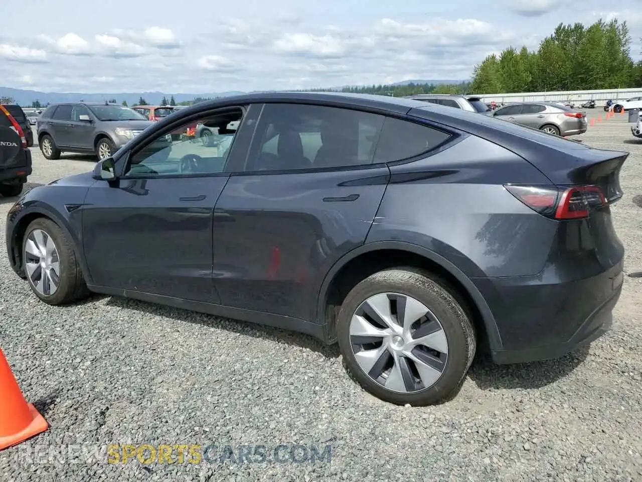 2 Photograph of a damaged car 7SAYGDEE8RF986258 TESLA MODEL Y 2024