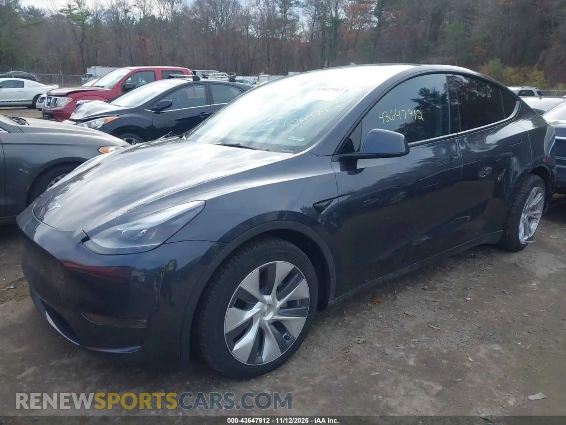 2 Photograph of a damaged car 7SAYGDEE9RA221251 TESLA MODEL Y 2024