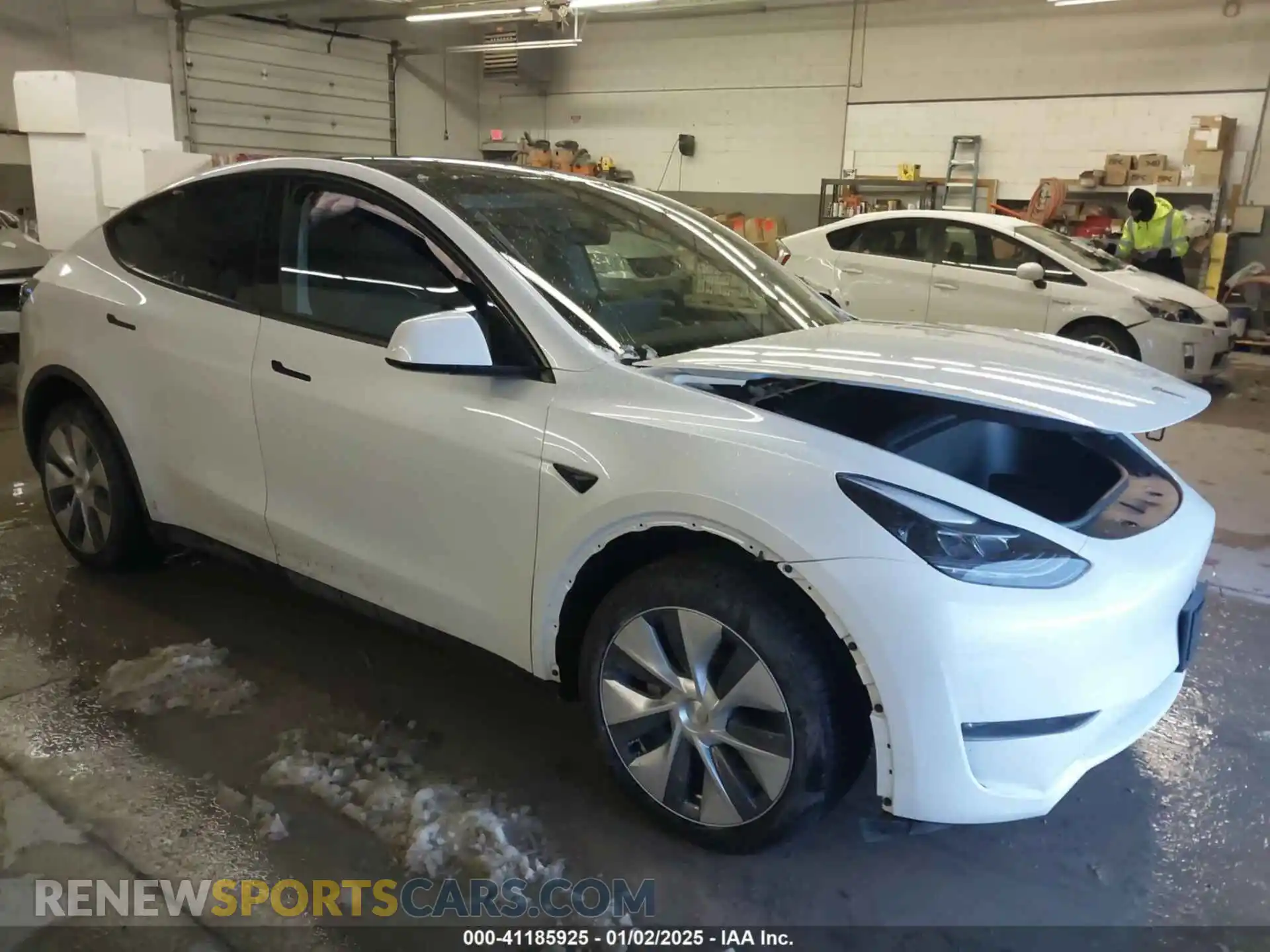 1 Photograph of a damaged car 7SAYGDEE9RA228569 TESLA MODEL Y 2024