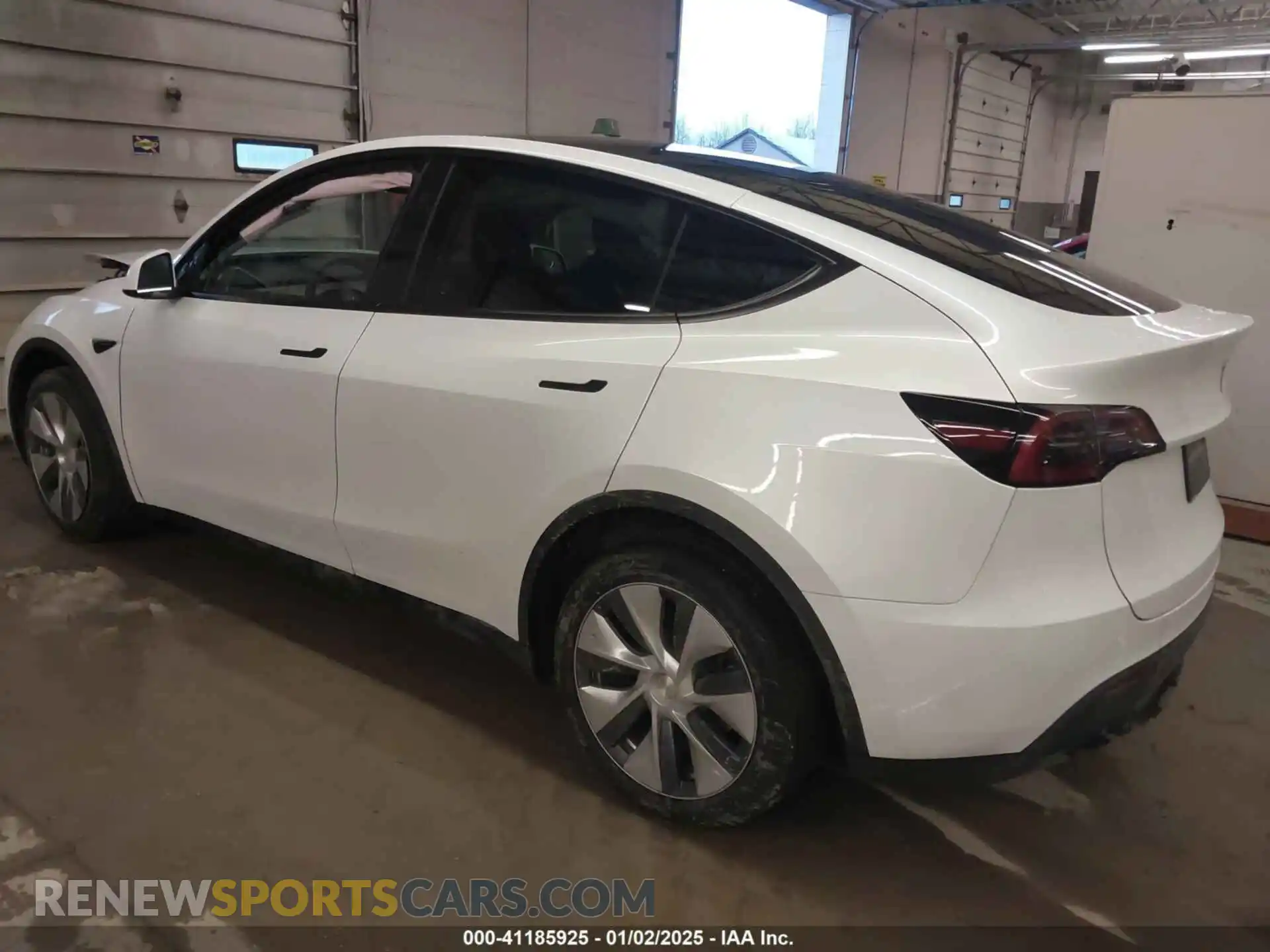 3 Photograph of a damaged car 7SAYGDEE9RA228569 TESLA MODEL Y 2024