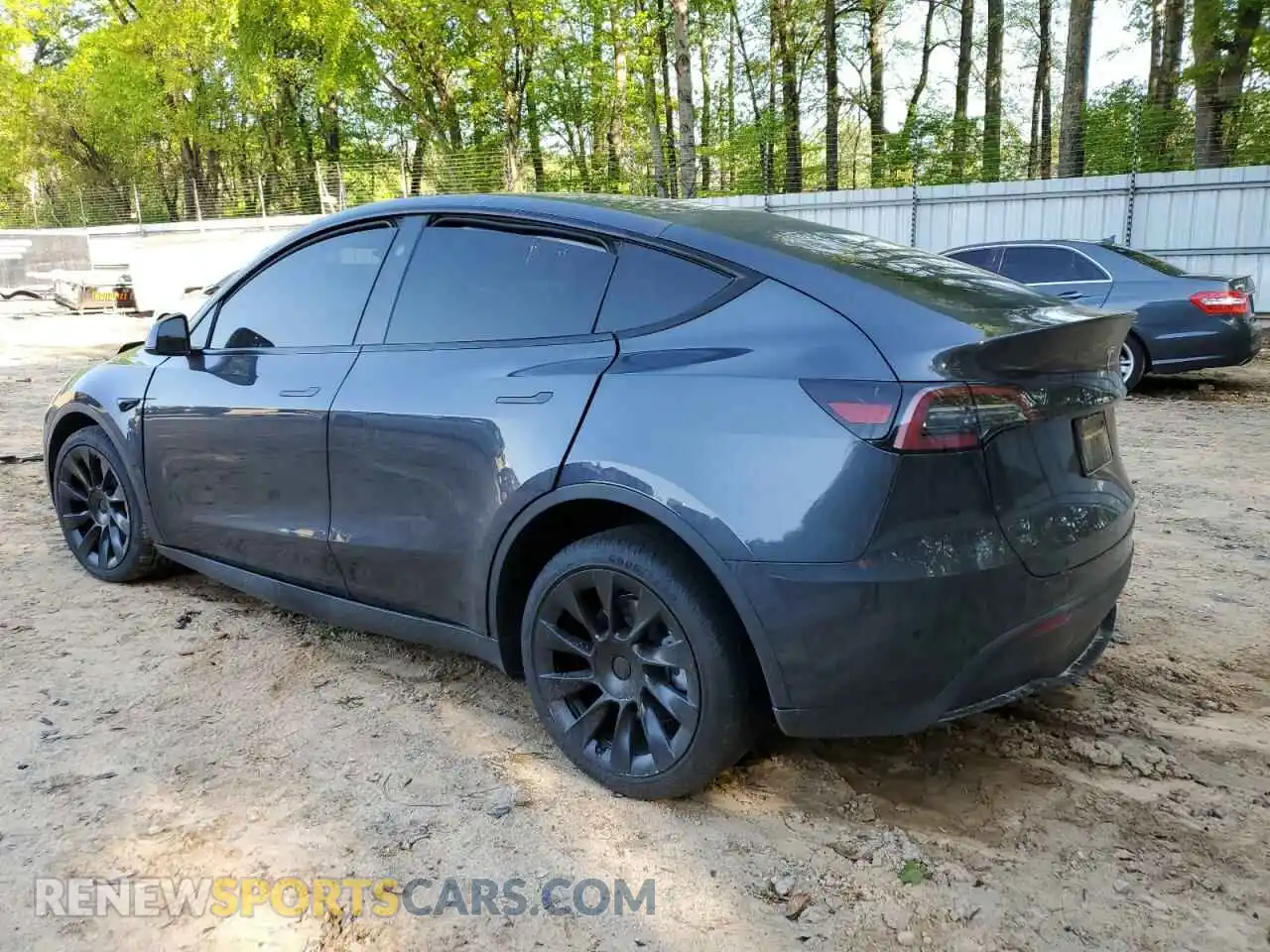 2 Photograph of a damaged car 7SAYGDEE9RA230998 TESLA MODEL Y 2024