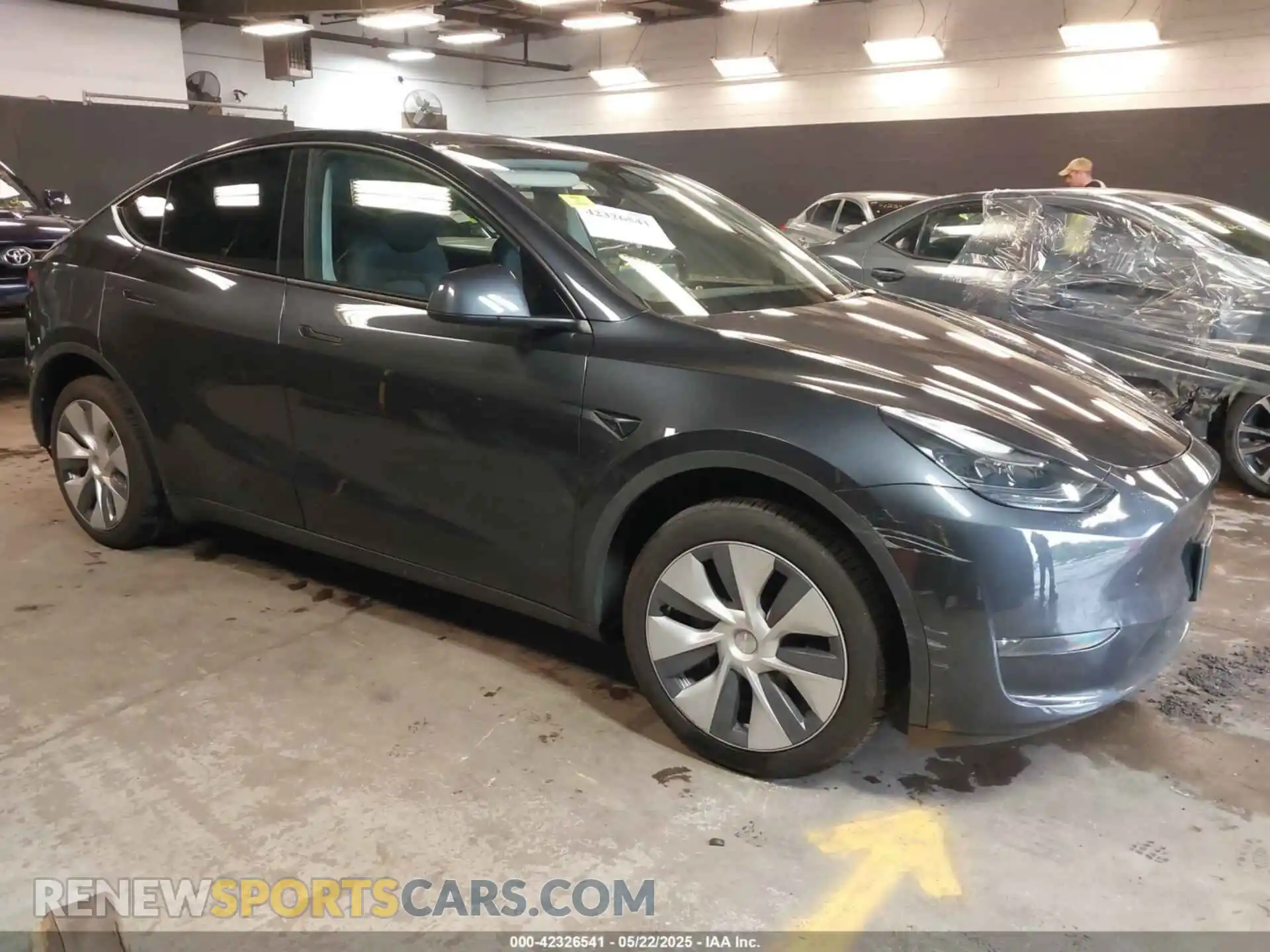 1 Photograph of a damaged car 7SAYGDEE9RA236235 TESLA MODEL Y 2024