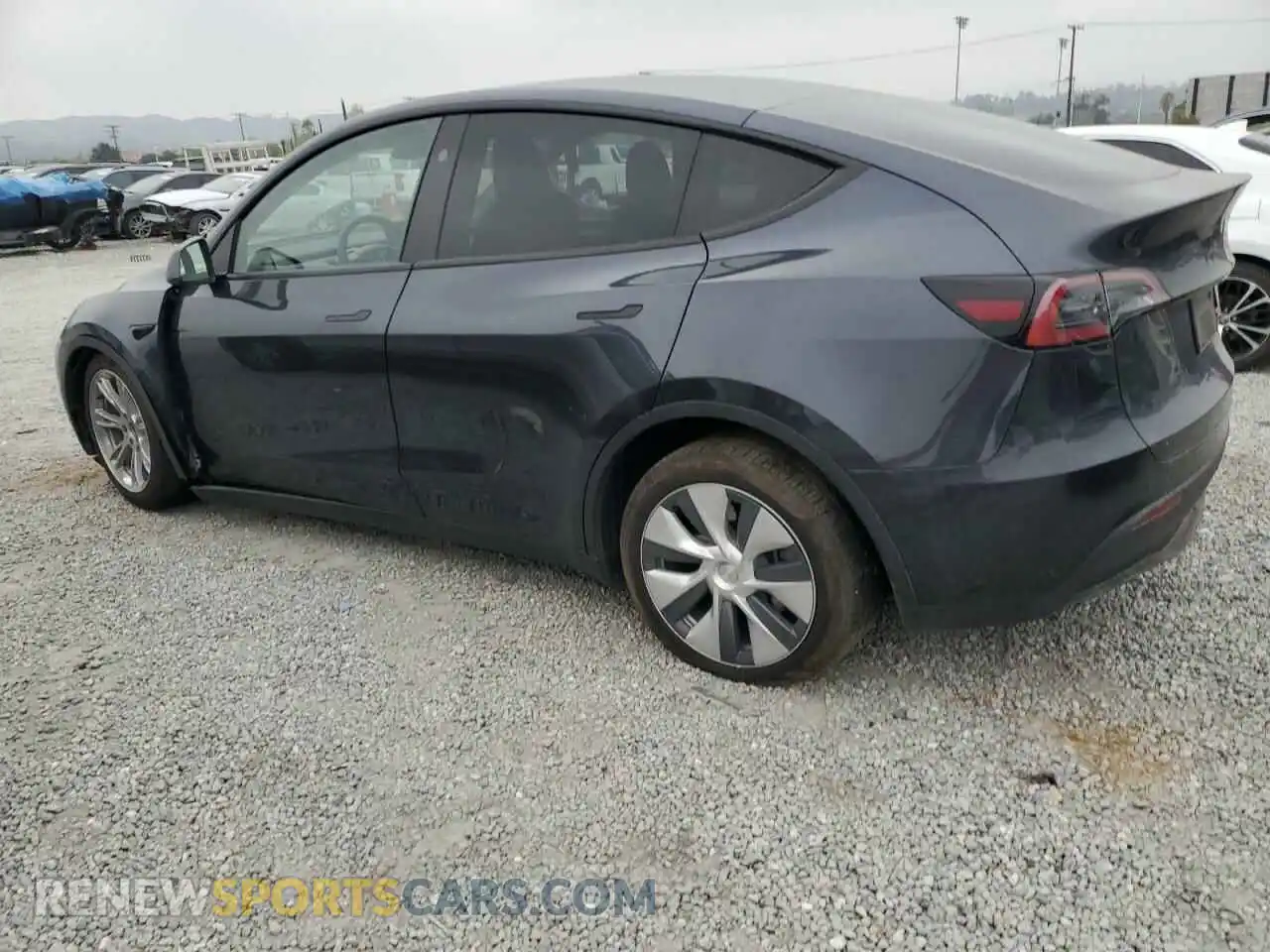 2 Photograph of a damaged car 7SAYGDEE9RA243377 TESLA MODEL Y 2024