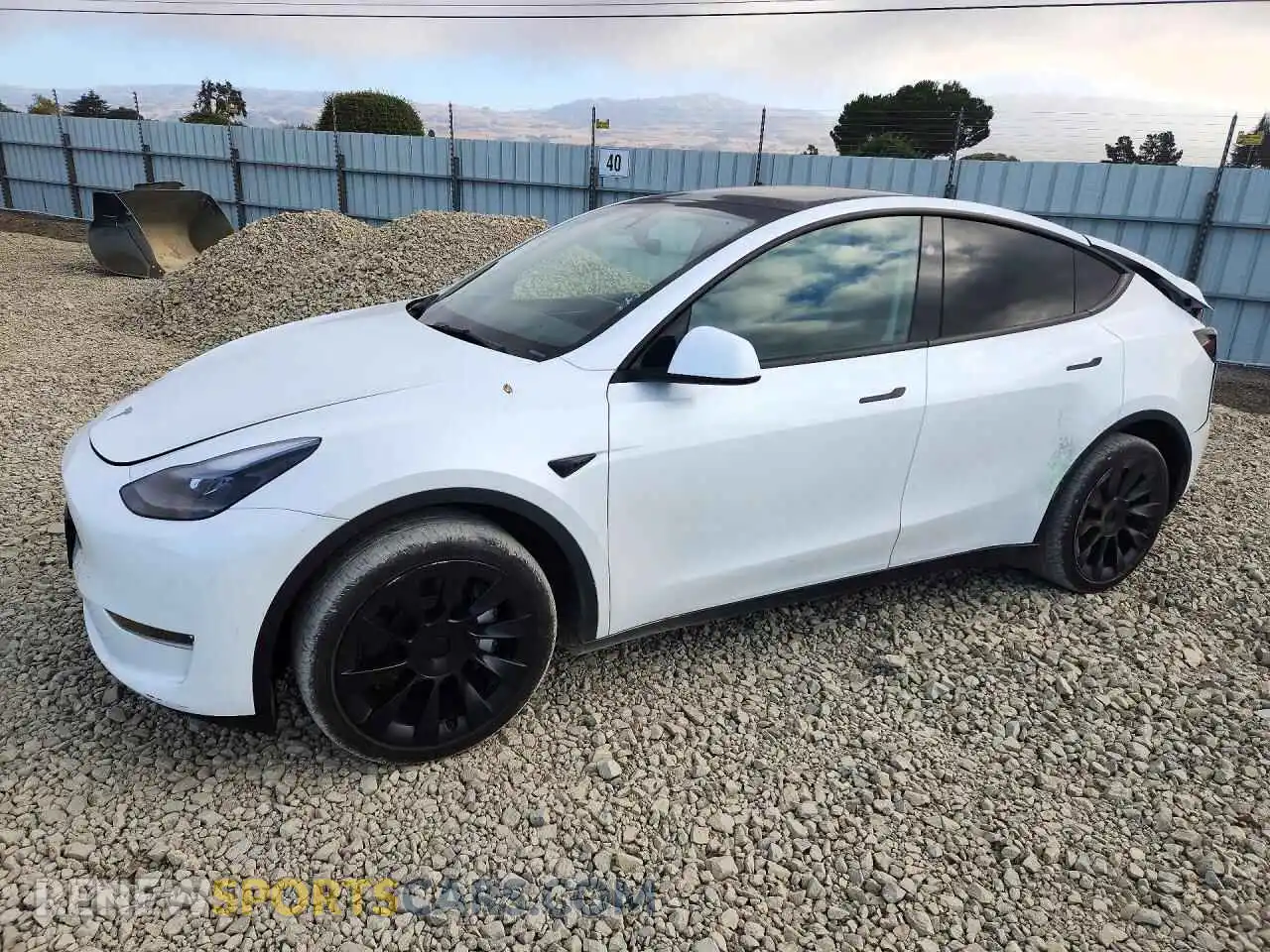 1 Photograph of a damaged car 7SAYGDEE9RA259854 TESLA MODEL Y 2024