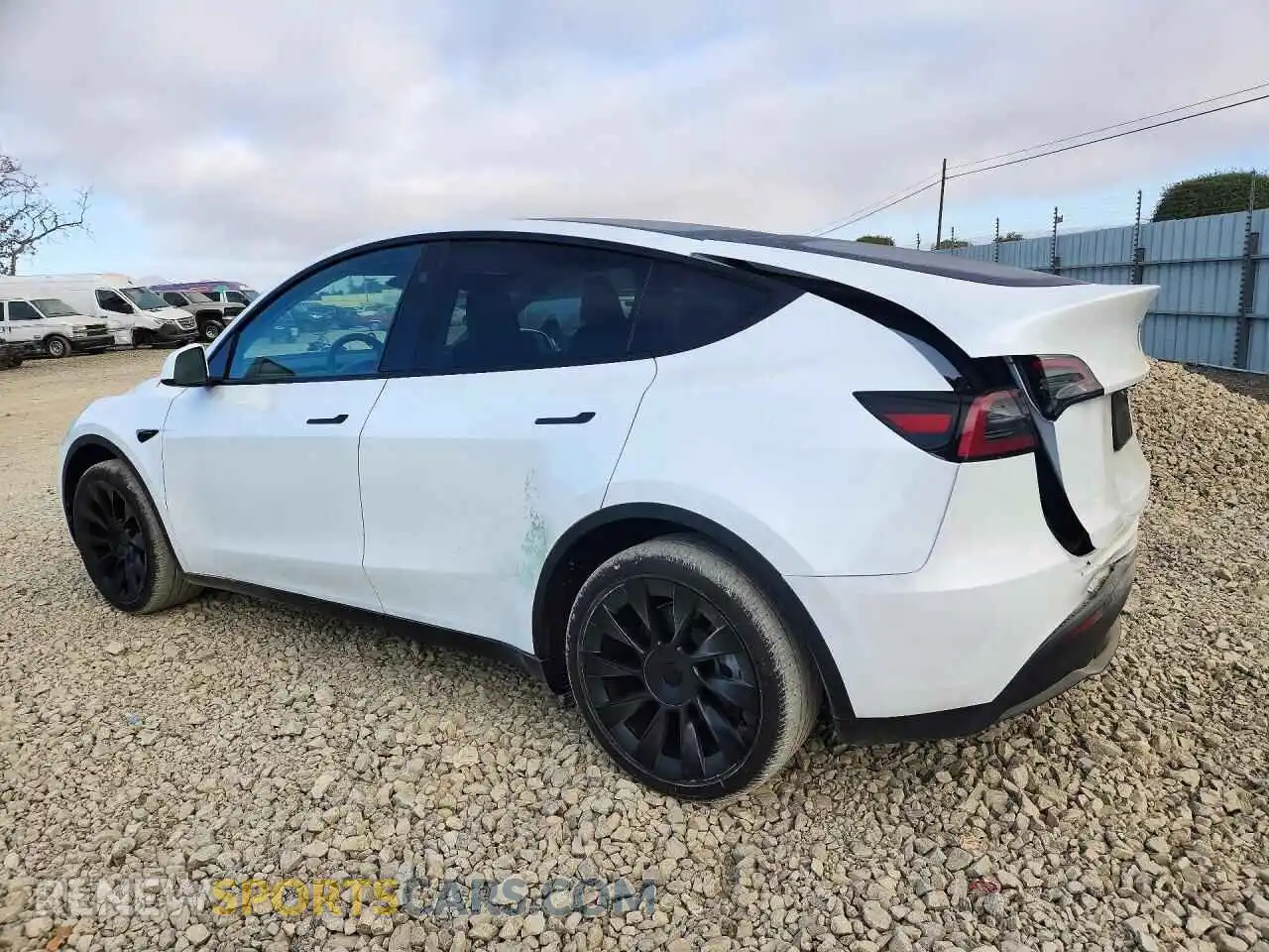 2 Photograph of a damaged car 7SAYGDEE9RA259854 TESLA MODEL Y 2024