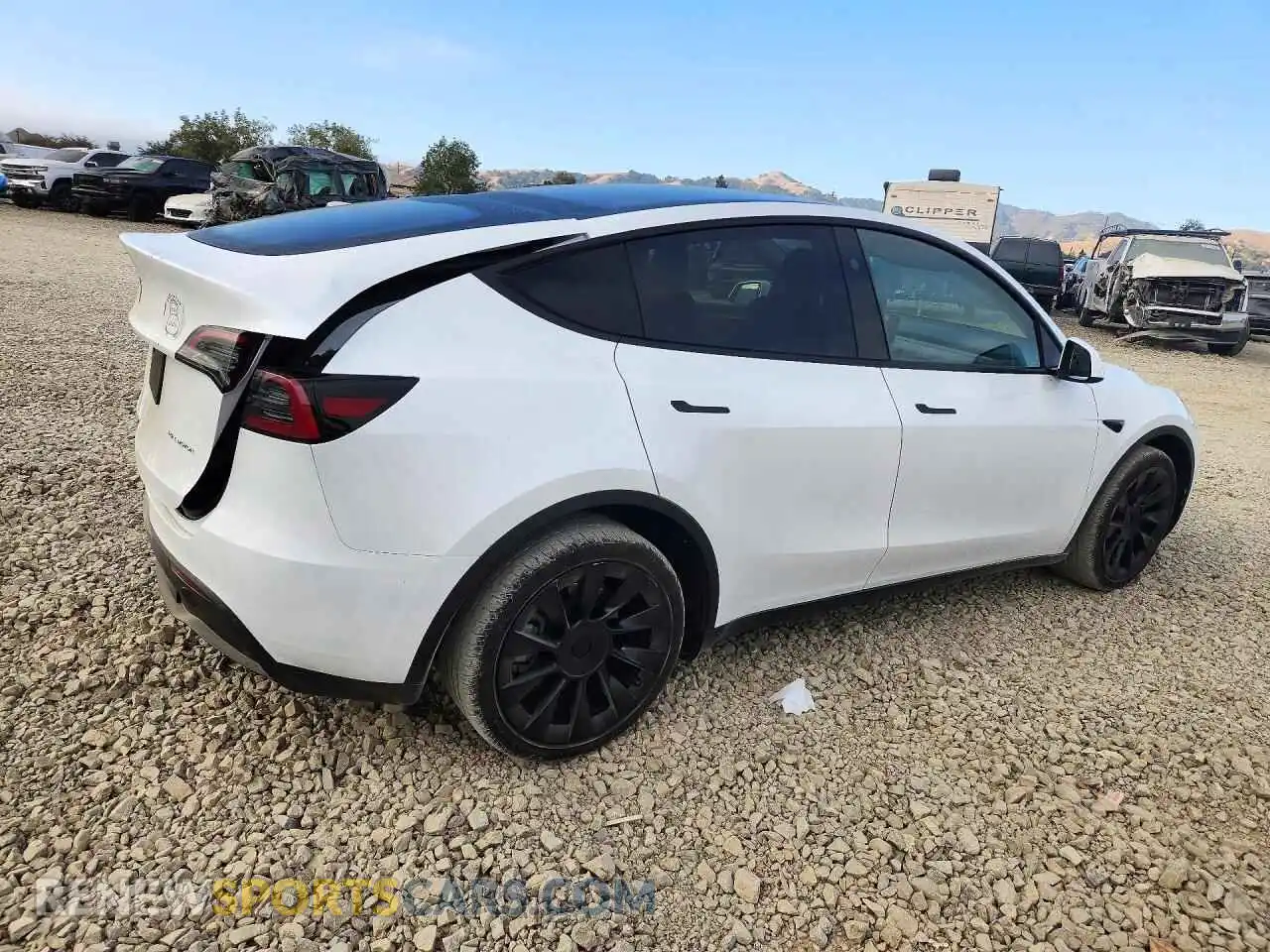 3 Photograph of a damaged car 7SAYGDEE9RA259854 TESLA MODEL Y 2024
