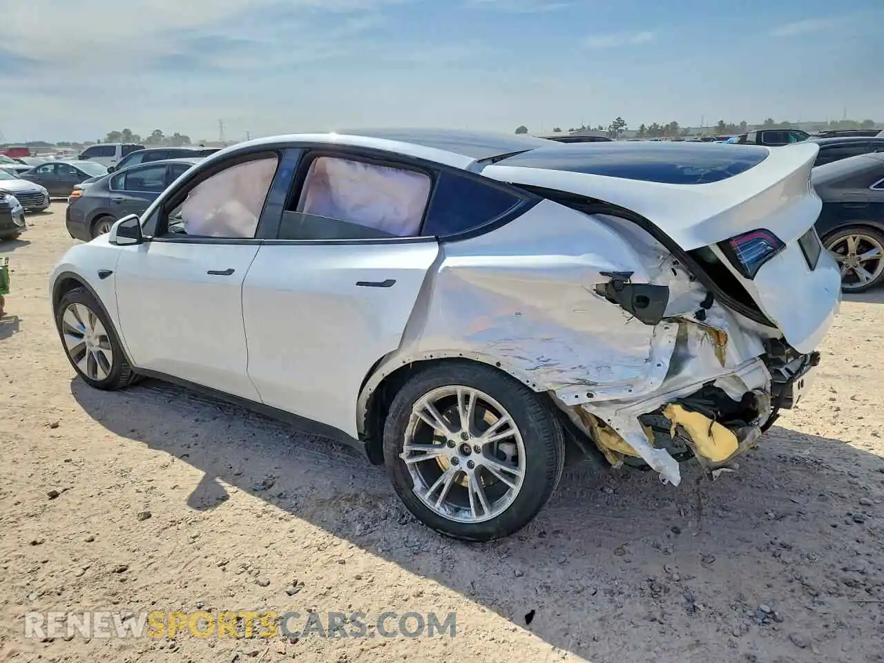 2 Photograph of a damaged car 7SAYGDEE9RA269767 TESLA MODEL Y 2024
