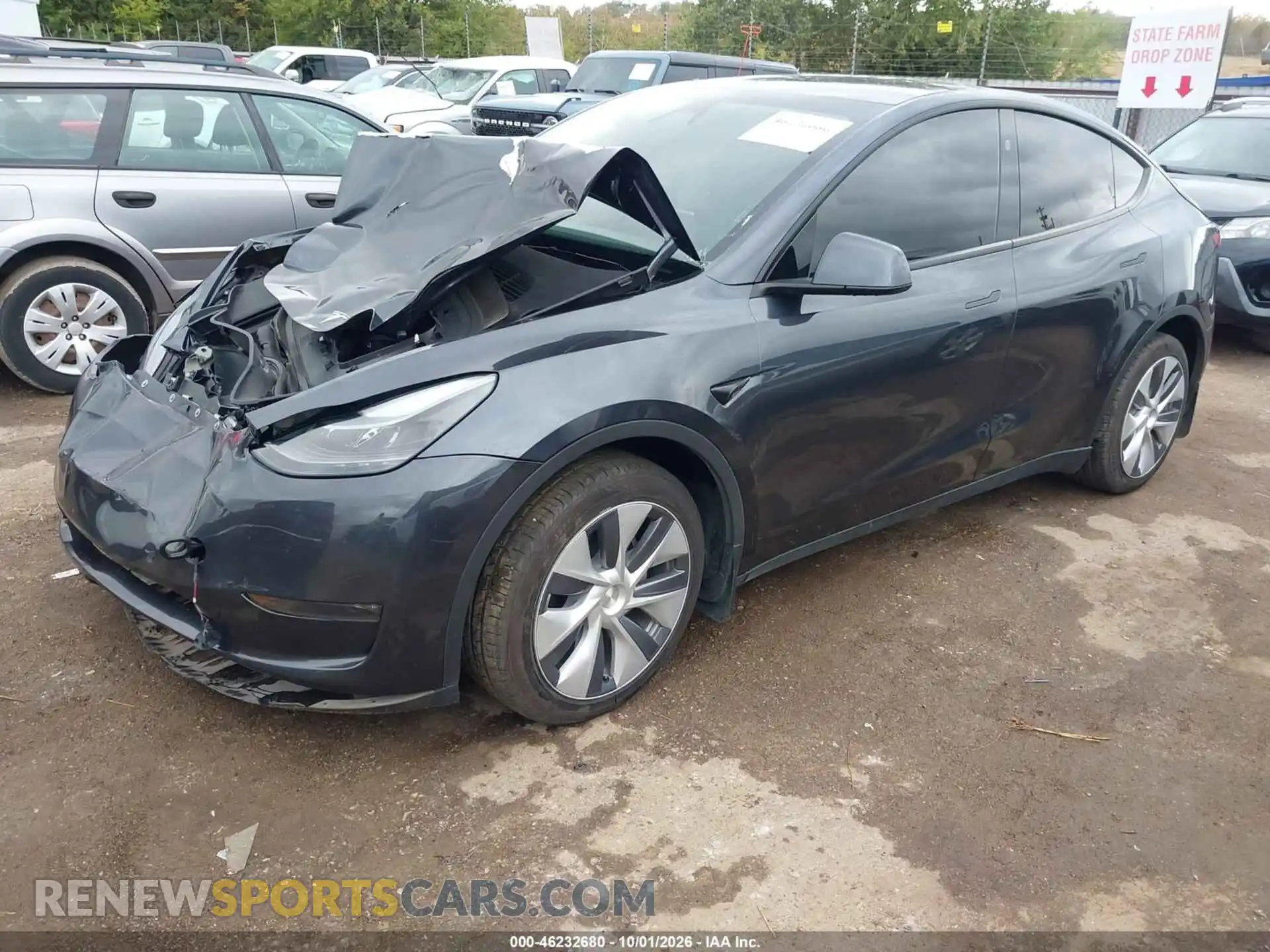 2 Photograph of a damaged car 7SAYGDEE9RA271518 TESLA MODEL Y 2024