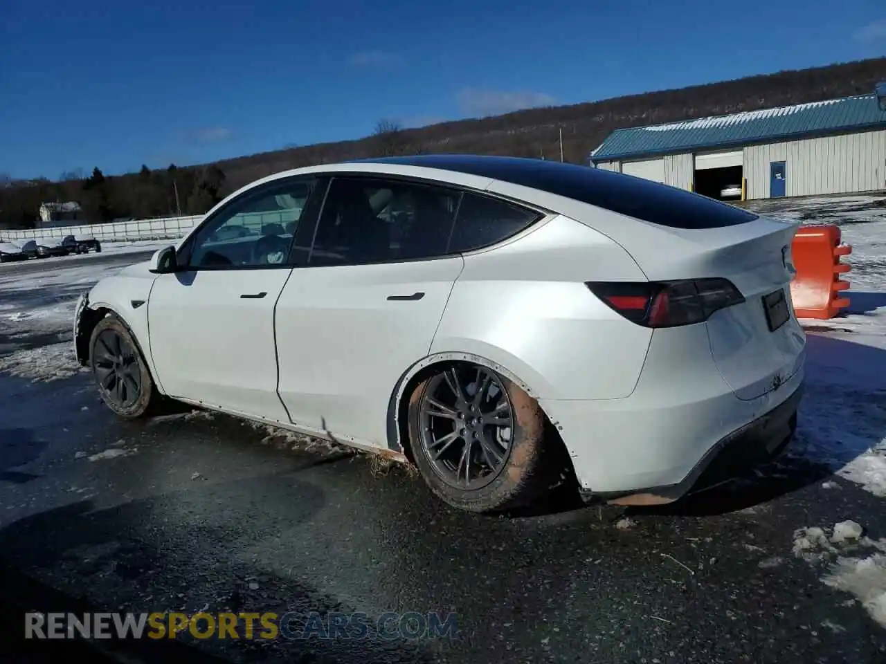 2 Photograph of a damaged car 7SAYGDEE9RA291123 TESLA MODEL Y 2024