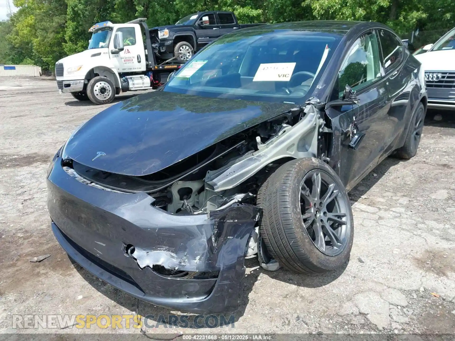 2 Photograph of a damaged car 7SAYGDEE9RA306574 TESLA MODEL Y 2024