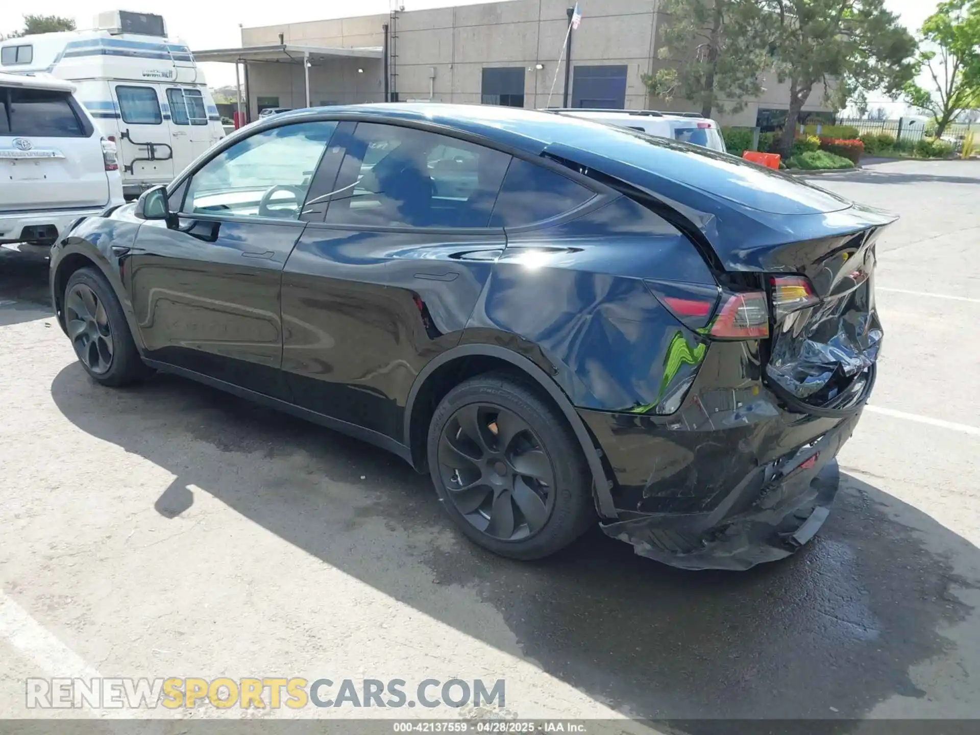 3 Photograph of a damaged car 7SAYGDEE9RF004902 TESLA MODEL Y 2024
