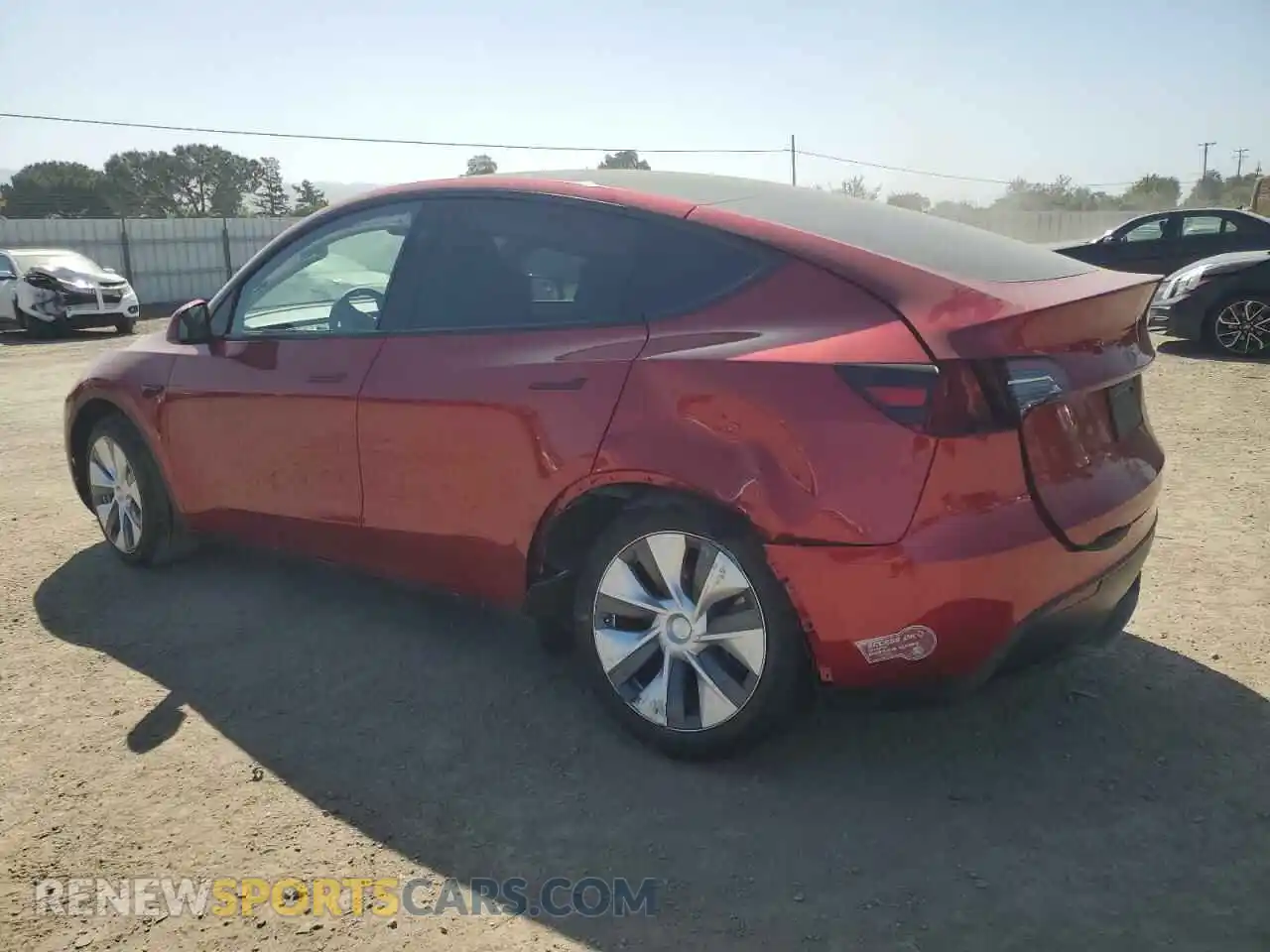 2 fotografías del automóvil dañado 7SAYGDEE9RF047118 TESLA MODEL Y 2024