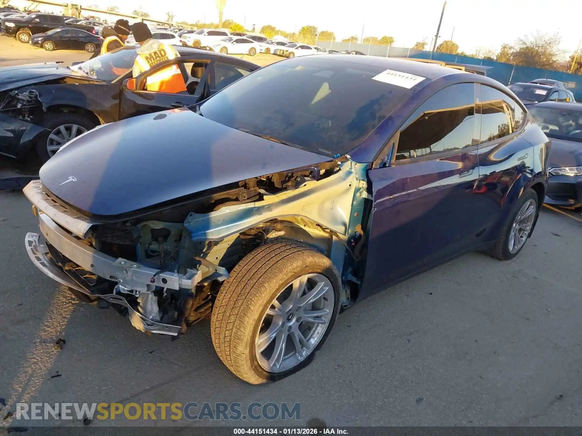 2 Photograph of a damaged car 7SAYGDEE9RF062153 TESLA MODEL Y 2024