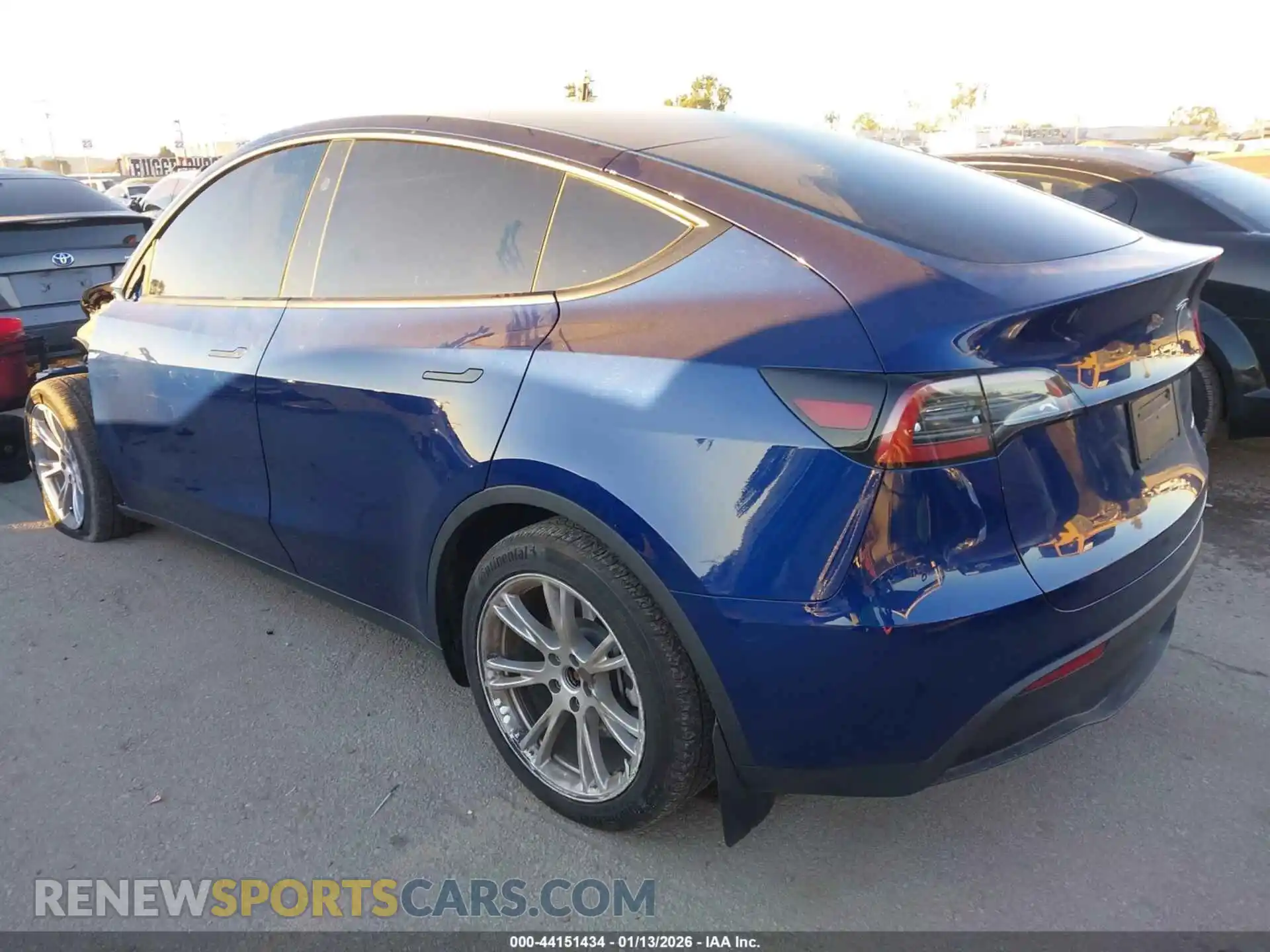 3 Photograph of a damaged car 7SAYGDEE9RF062153 TESLA MODEL Y 2024