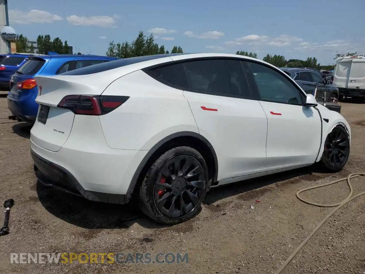 3 Photograph of a damaged car 7SAYGDEE9RF083729 TESLA MODEL Y 2024
