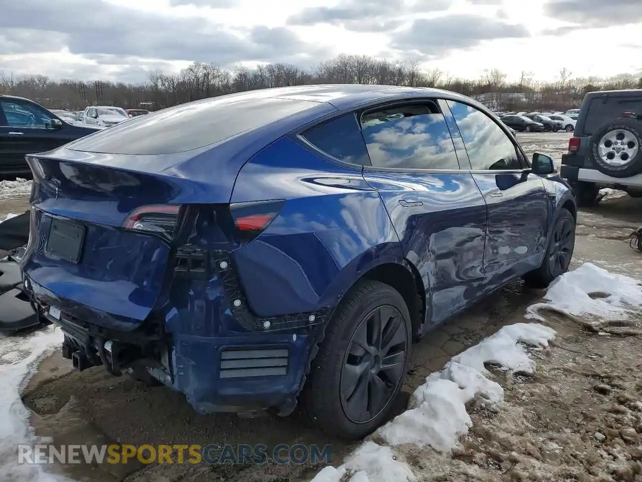 3 Photograph of a damaged car 7SAYGDEE9RF180428 TESLA MODEL Y 2024