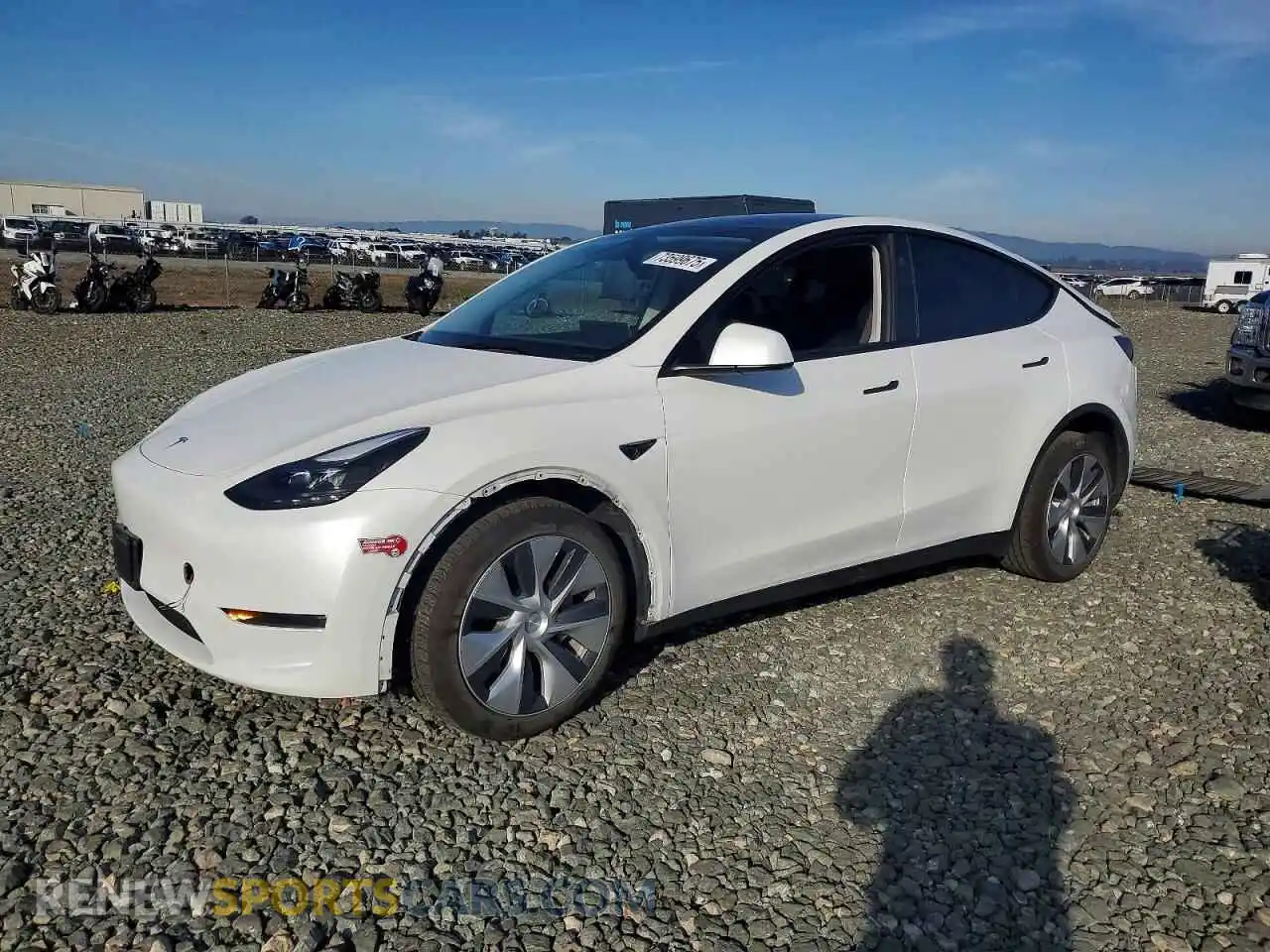 1 Photograph of a damaged car 7SAYGDEE9RF983210 TESLA MODEL Y 2024