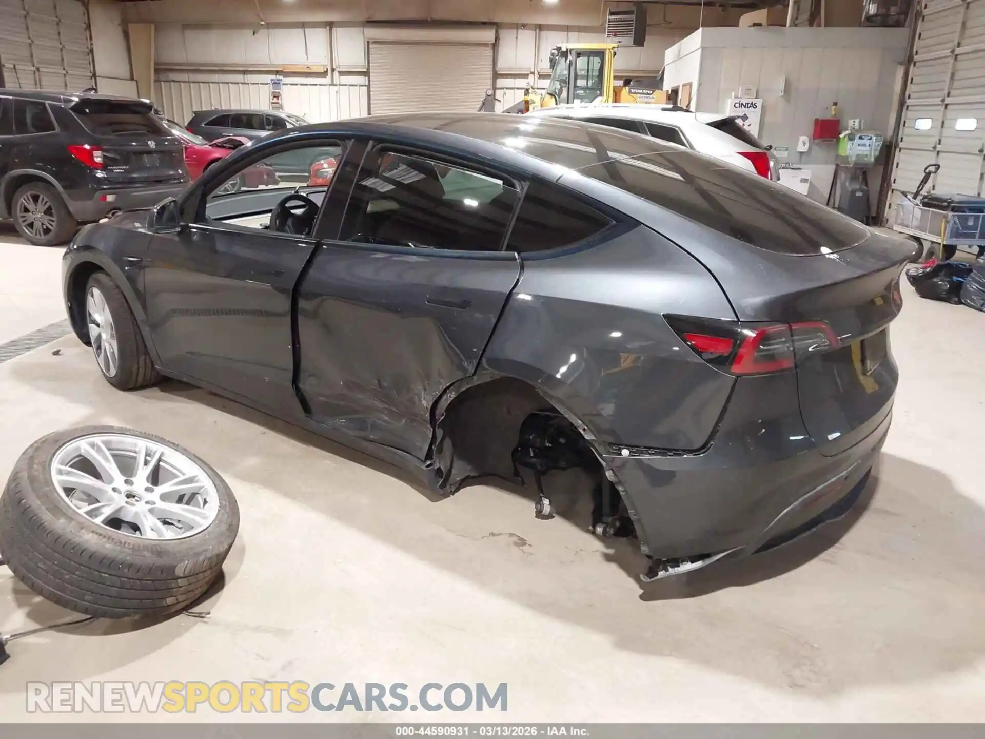 3 Photograph of a damaged car 7SAYGDEE9RF988634 TESLA MODEL Y 2024