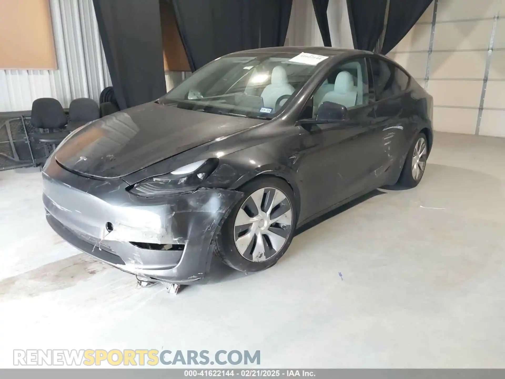 2 Photograph of a damaged car 7SAYGDEEXRA226636 TESLA MODEL Y 2024