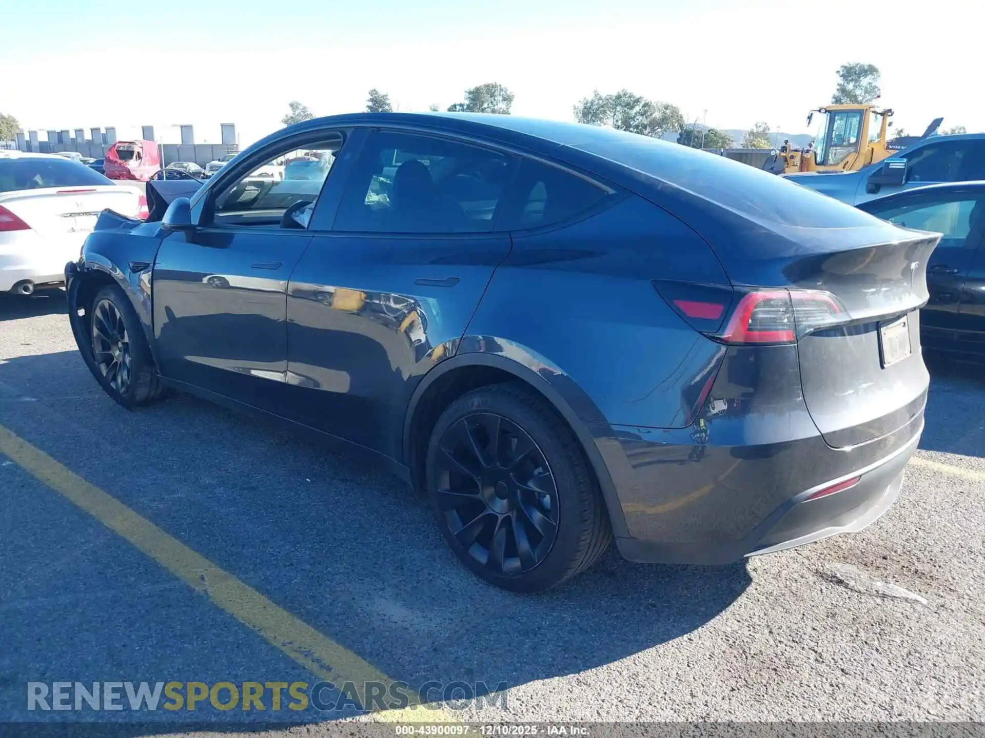 3 Photograph of a damaged car 7SAYGDEEXRA227463 TESLA MODEL Y 2024