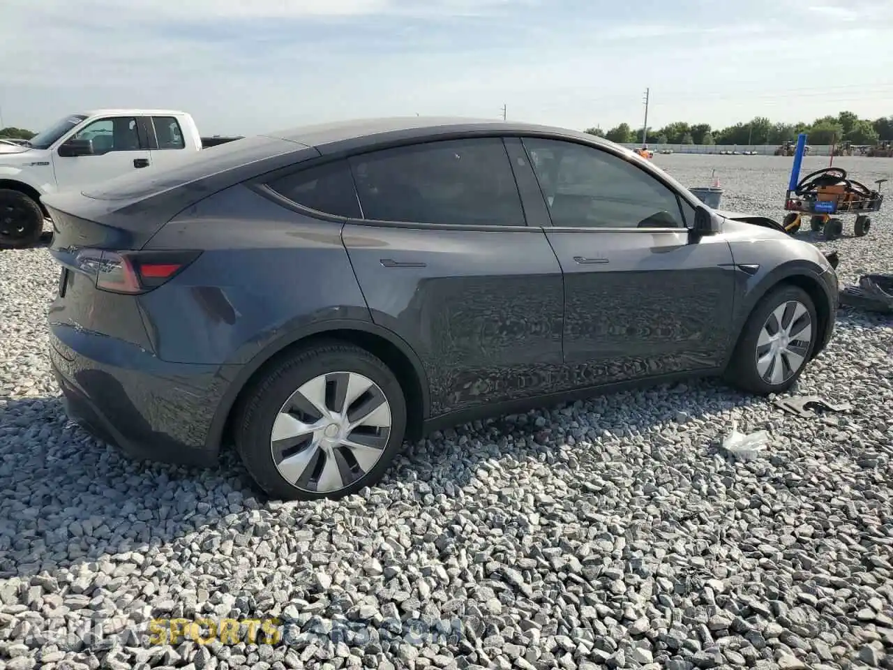 3 Photograph of a damaged car 7SAYGDEEXRA230413 TESLA MODEL Y 2024