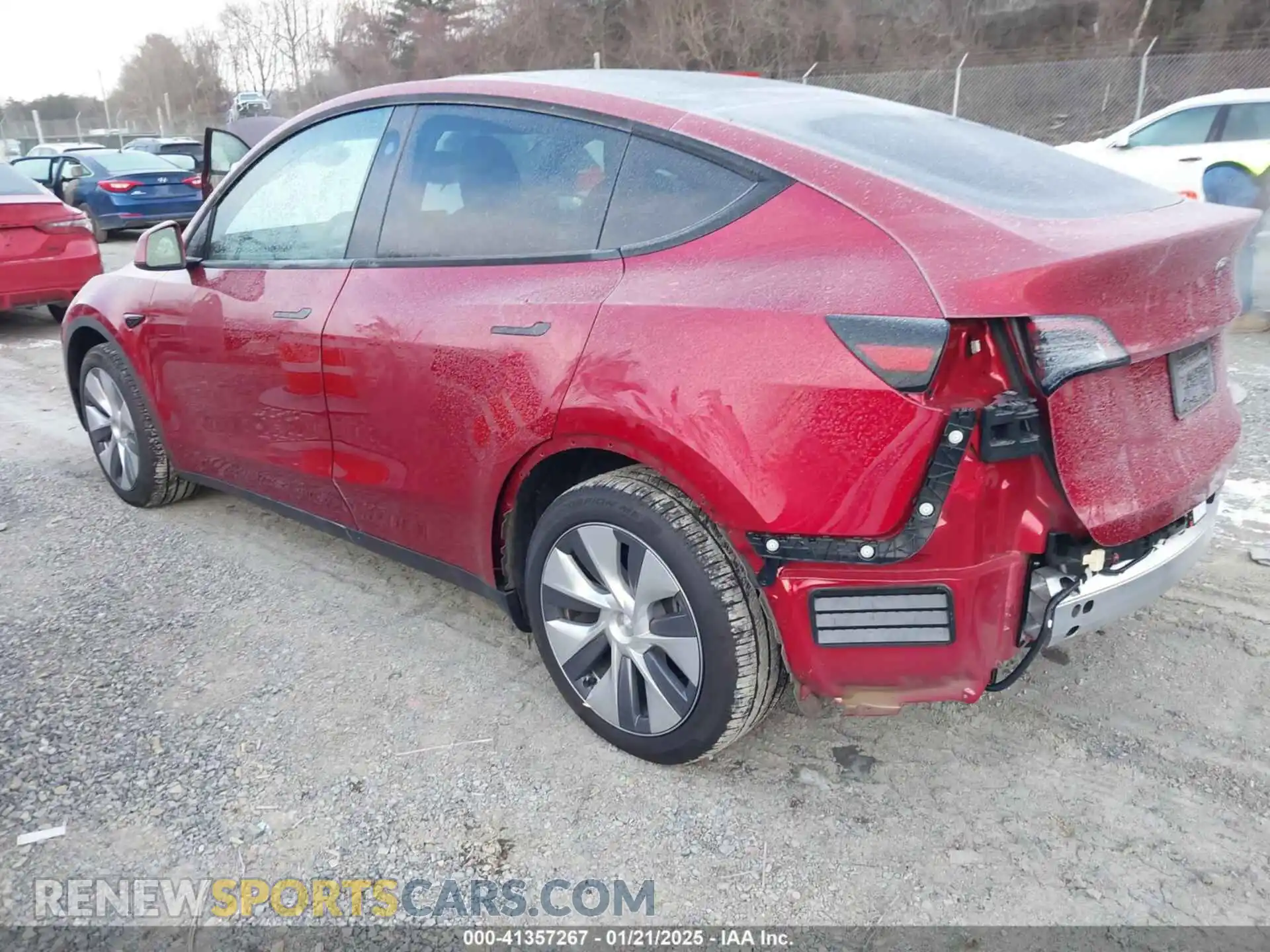 3 Photograph of a damaged car 7SAYGDEEXRA255411 TESLA MODEL Y 2024