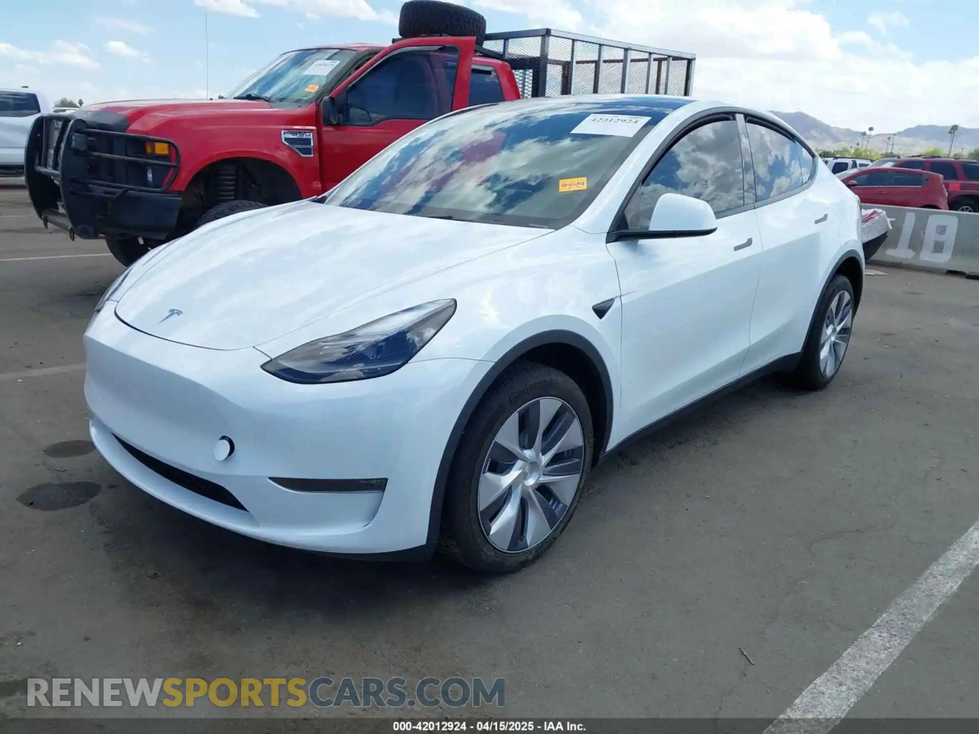 2 Photograph of a damaged car 7SAYGDEEXRA257658 TESLA MODEL Y 2024