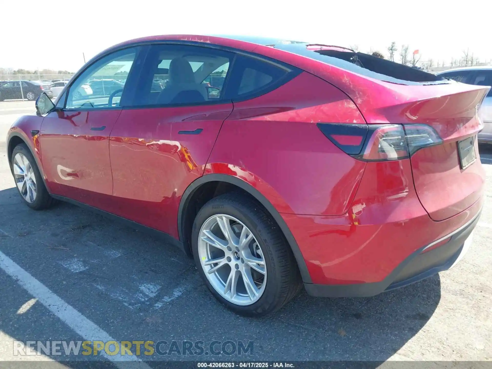 3 Photograph of a damaged car 7SAYGDEEXRA264495 TESLA MODEL Y 2024