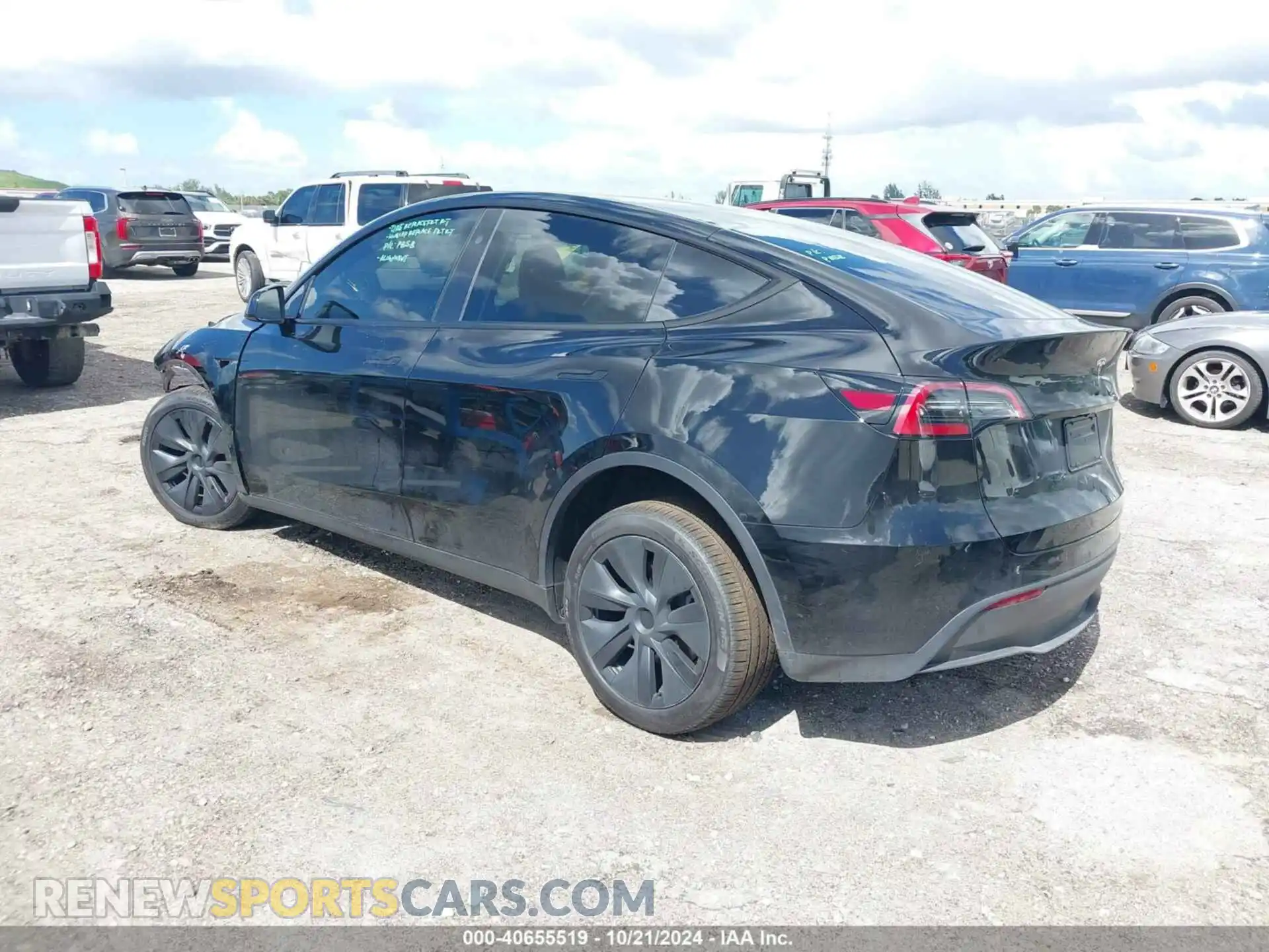 3 Photograph of a damaged car 7SAYGDEEXRA308320 TESLA MODEL Y 2024