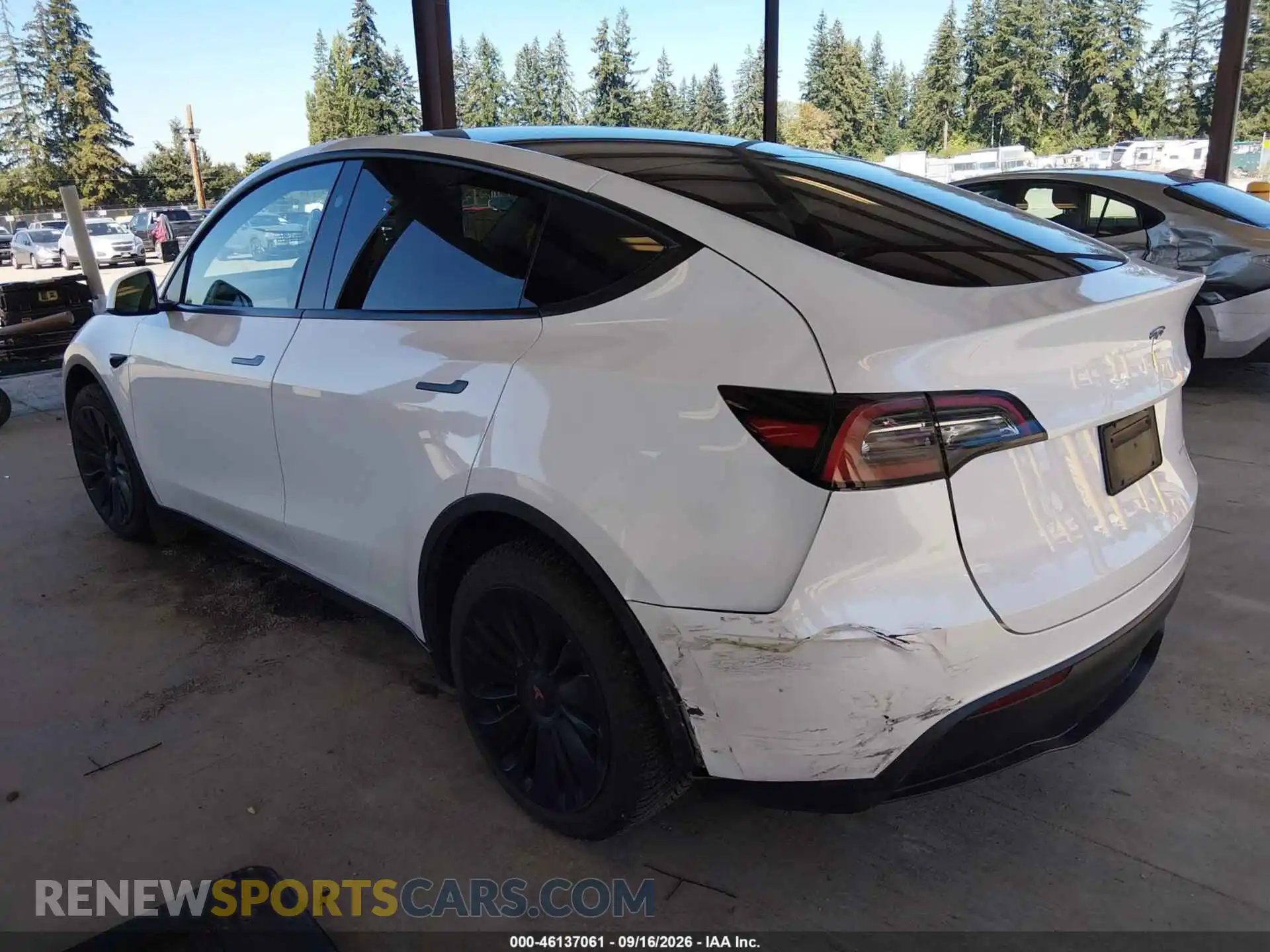 3 Photograph of a damaged car 7SAYGDEEXRF047760 TESLA MODEL Y 2024