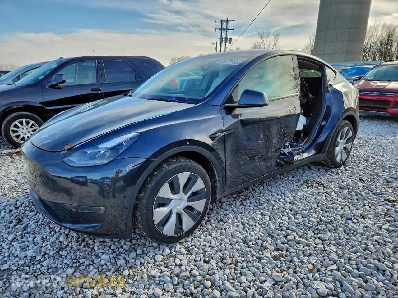 1 Photograph of a damaged car 7SAYGDEEXRF063716 TESLA MODEL Y 2024