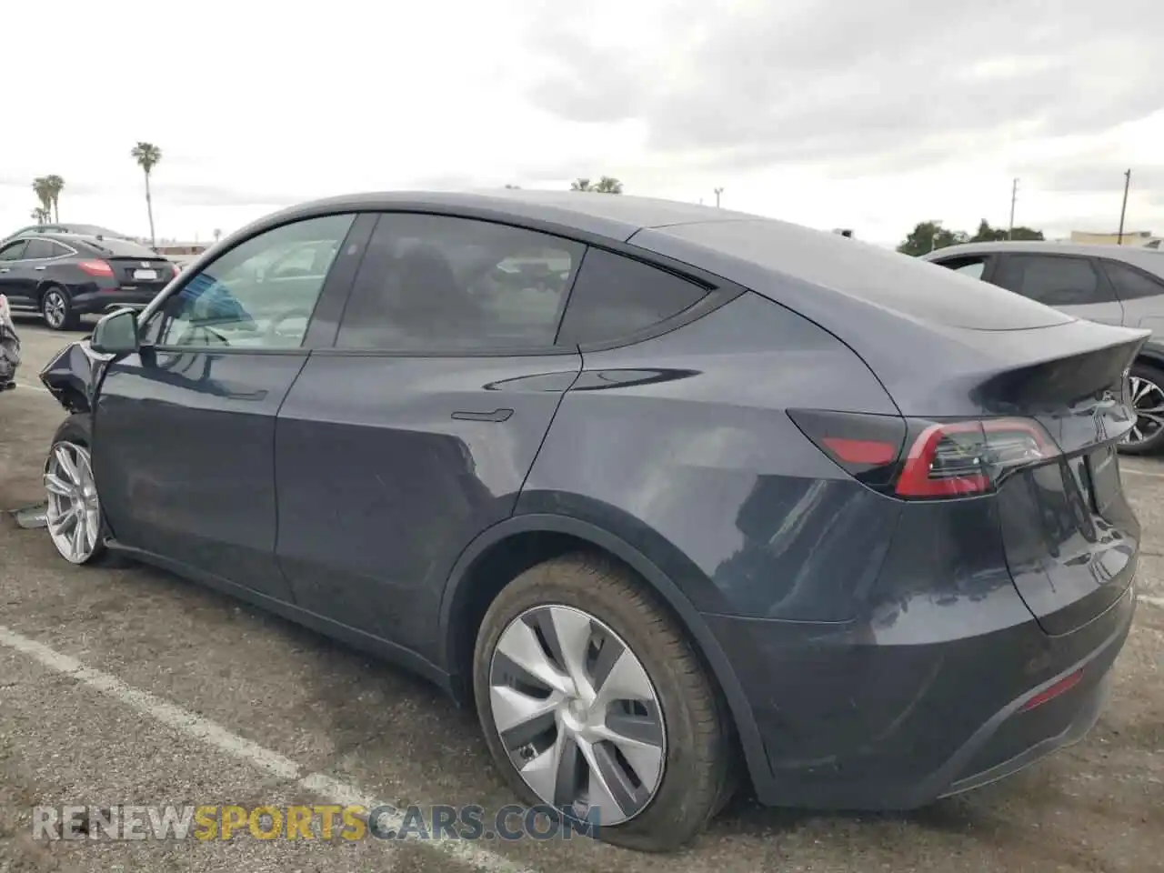 2 Photograph of a damaged car 7SAYGDEEXRF071427 TESLA MODEL Y 2024