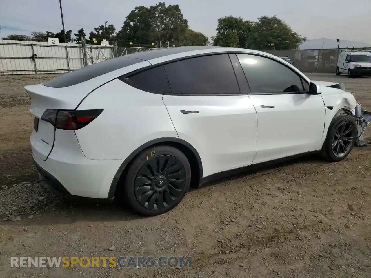 3 fotografías del automóvil dañado 7SAYGDEEXRF104913 TESLA MODEL Y 2024