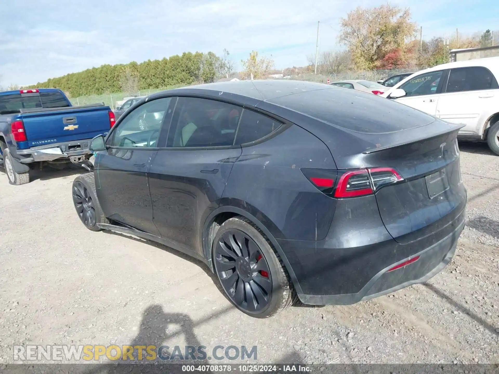 3 Photograph of a damaged car 7SAYGDEF0RA265941 TESLA MODEL Y 2024