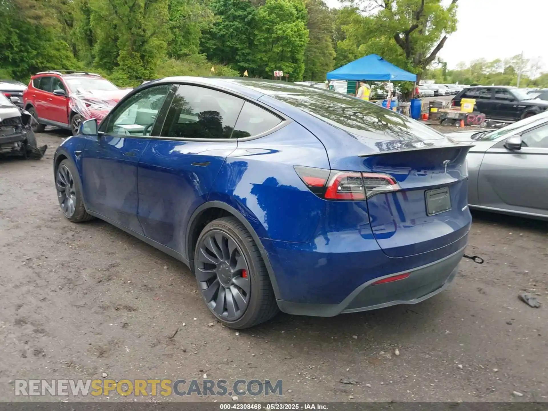 3 Photograph of a damaged car 7SAYGDEF1RA265382 TESLA MODEL Y 2024