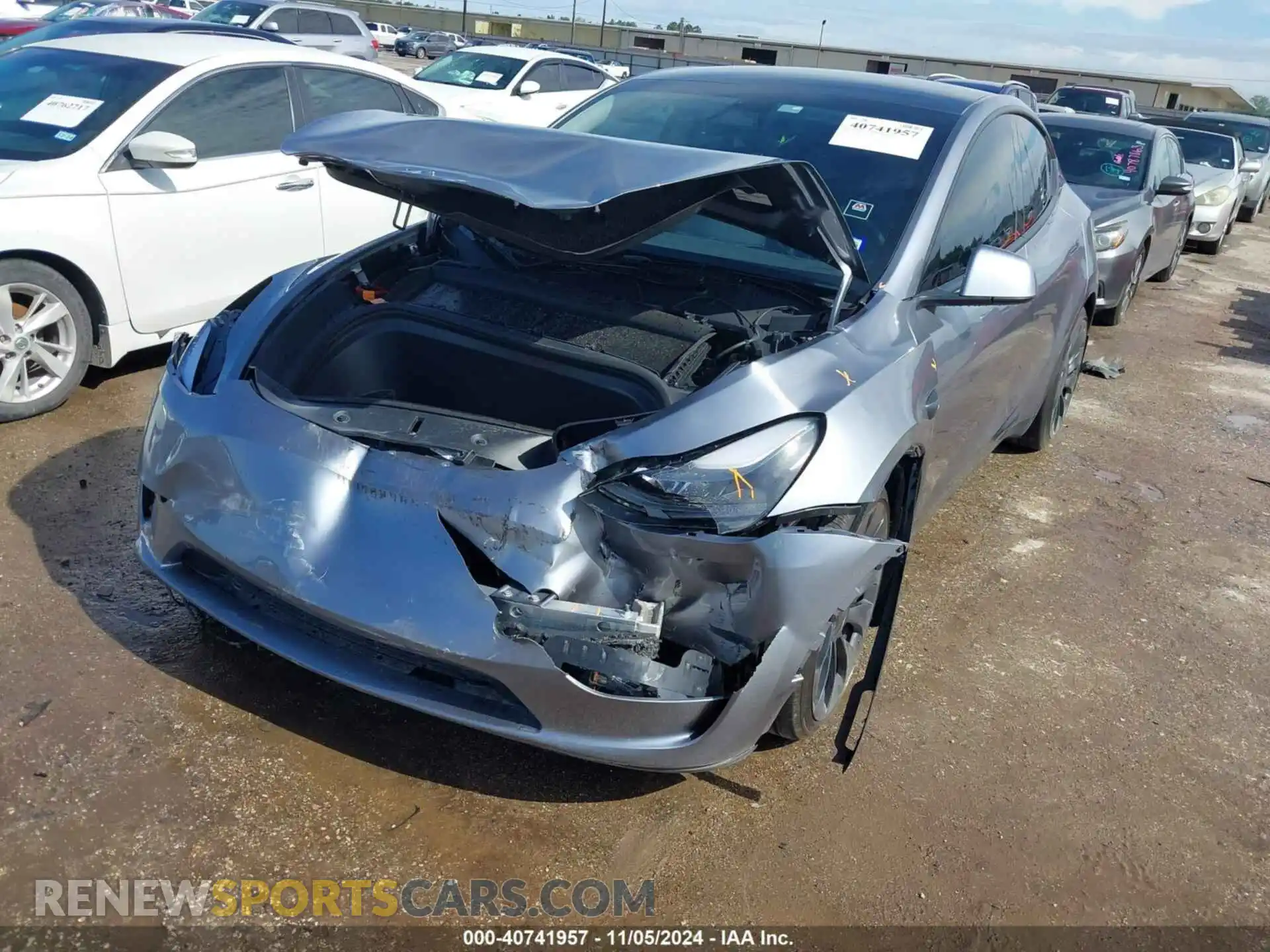 2 Photograph of a damaged car 7SAYGDEF1RA320106 TESLA MODEL Y 2024