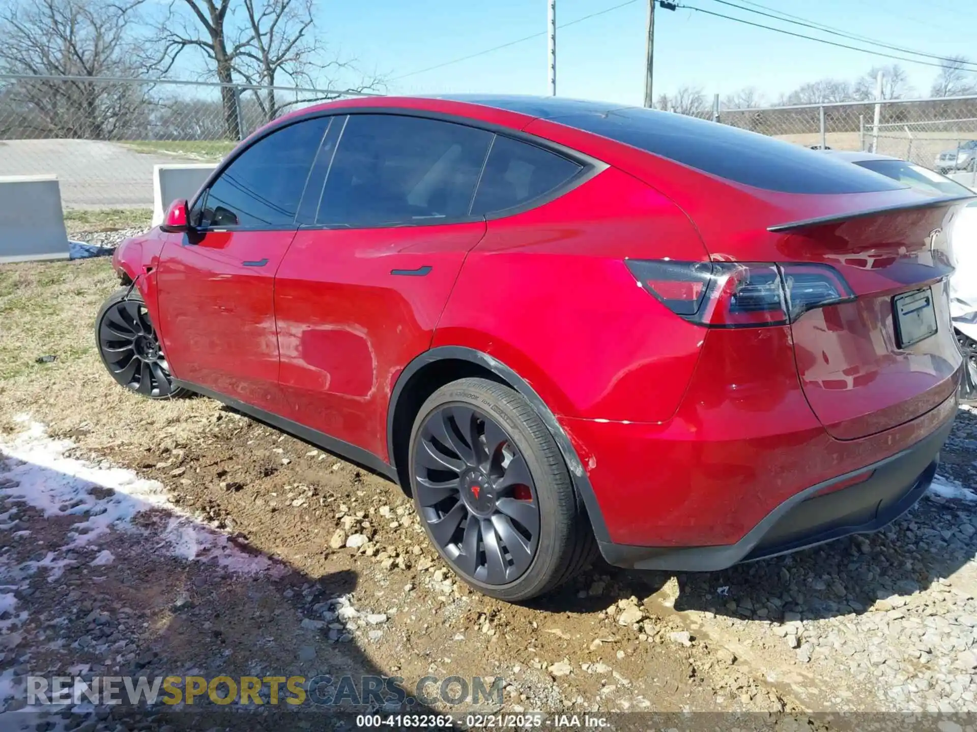 3 Photograph of a damaged car 7SAYGDEF1RA322163 TESLA MODEL Y 2024