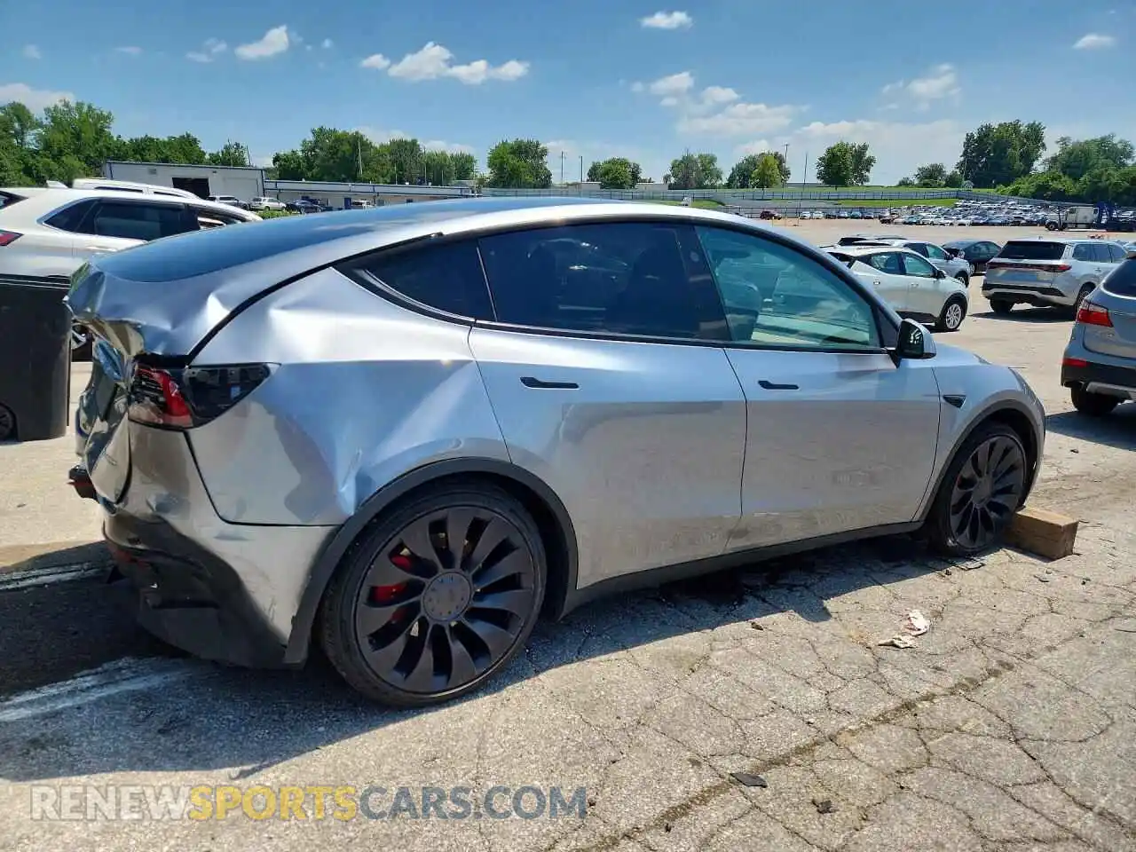 3 Photograph of a damaged car 7SAYGDEF1RA327024 TESLA MODEL Y 2024