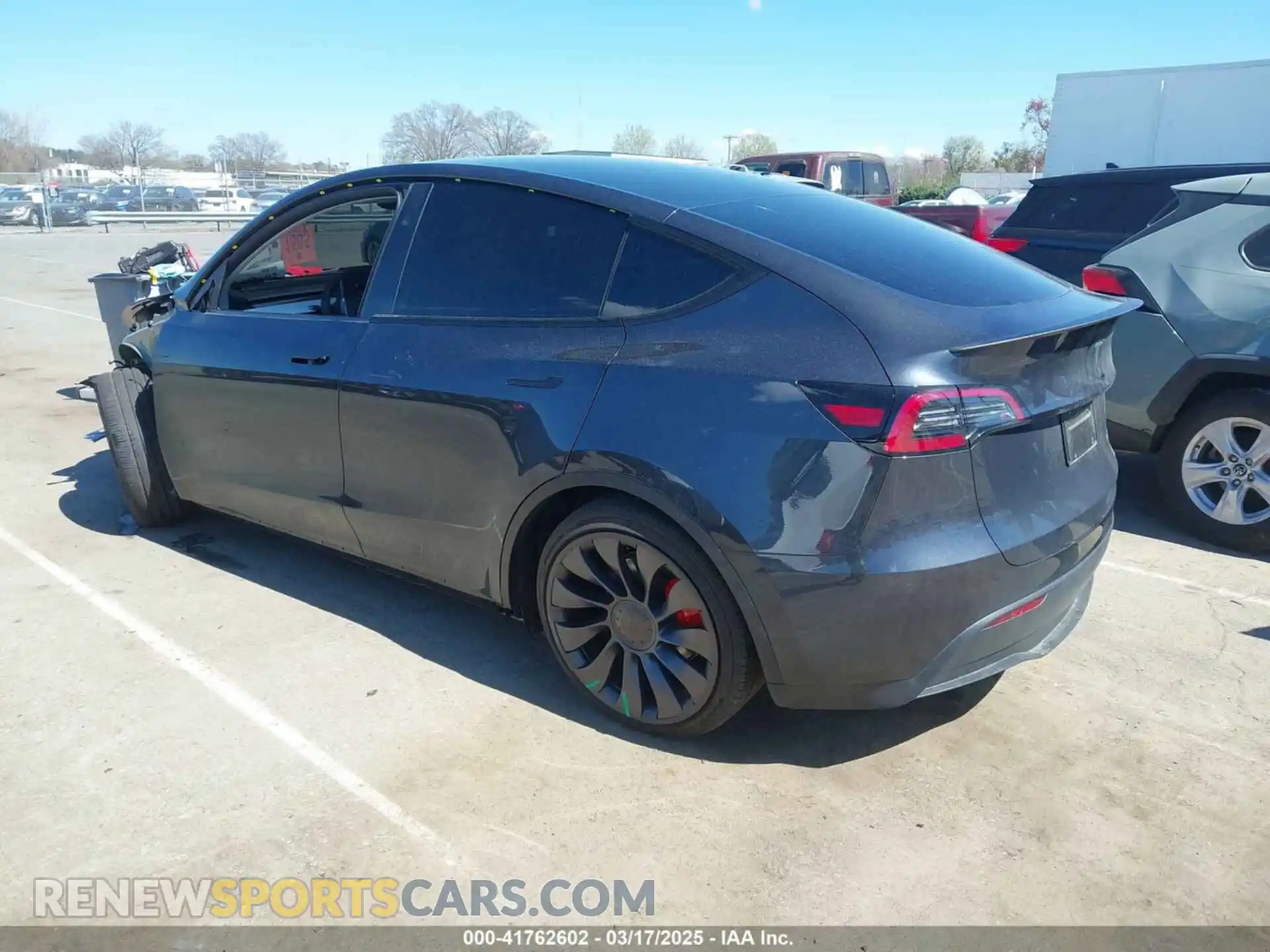 3 Фотография поврежденного автомобиля 7SAYGDEF1RA329825 TESLA MODEL Y 2024