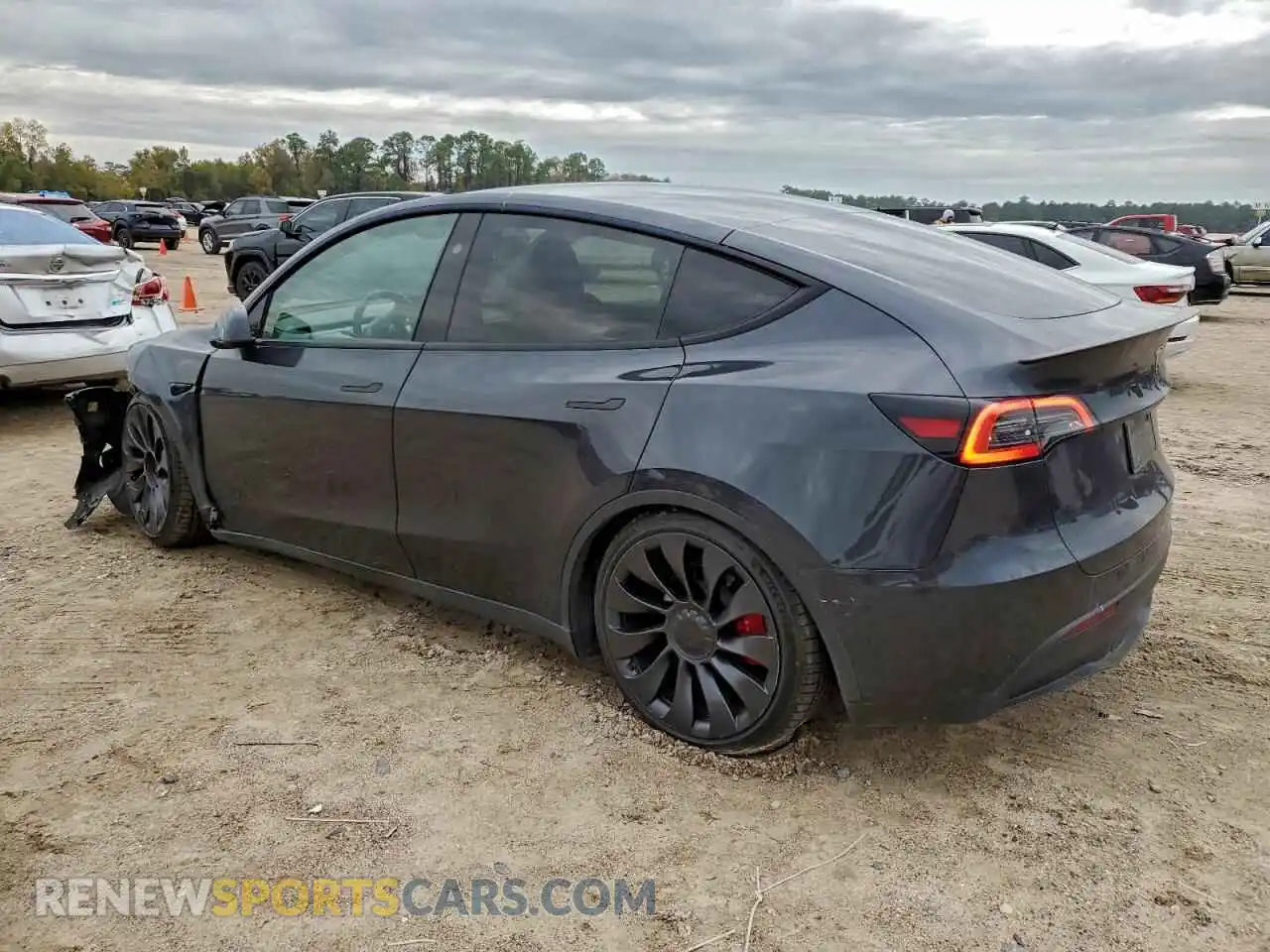 2 Photograph of a damaged car 7SAYGDEF1RF029818 TESLA MODEL Y 2024