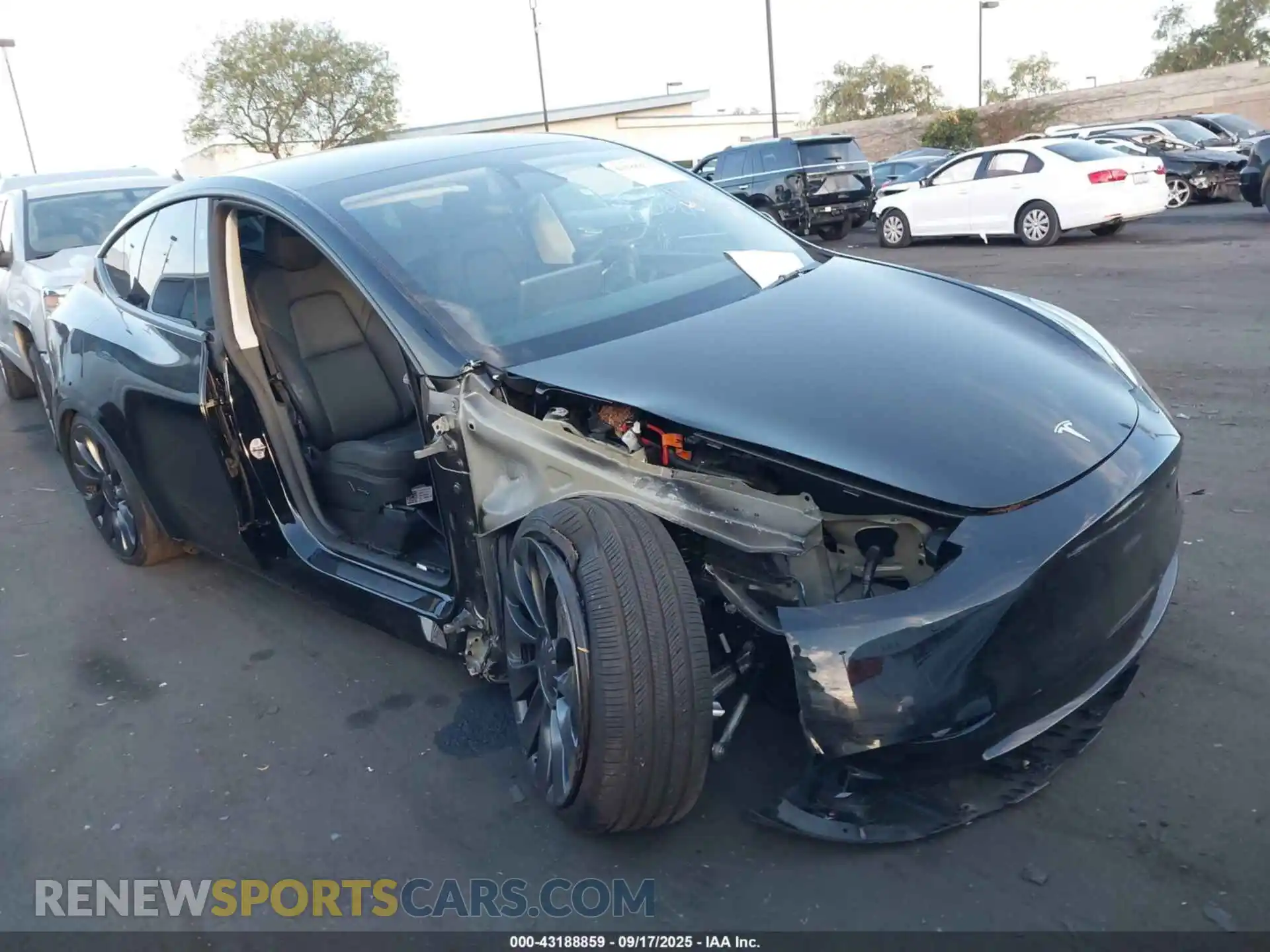 1 Photograph of a damaged car 7SAYGDEF1RF122502 TESLA MODEL Y 2024