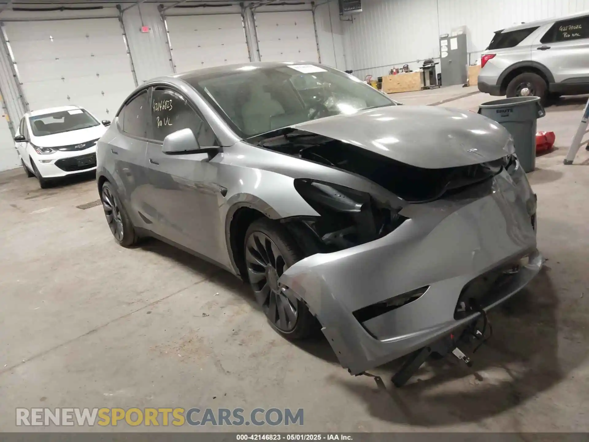 1 Photograph of a damaged car 7SAYGDEF1RF153247 TESLA MODEL Y 2024